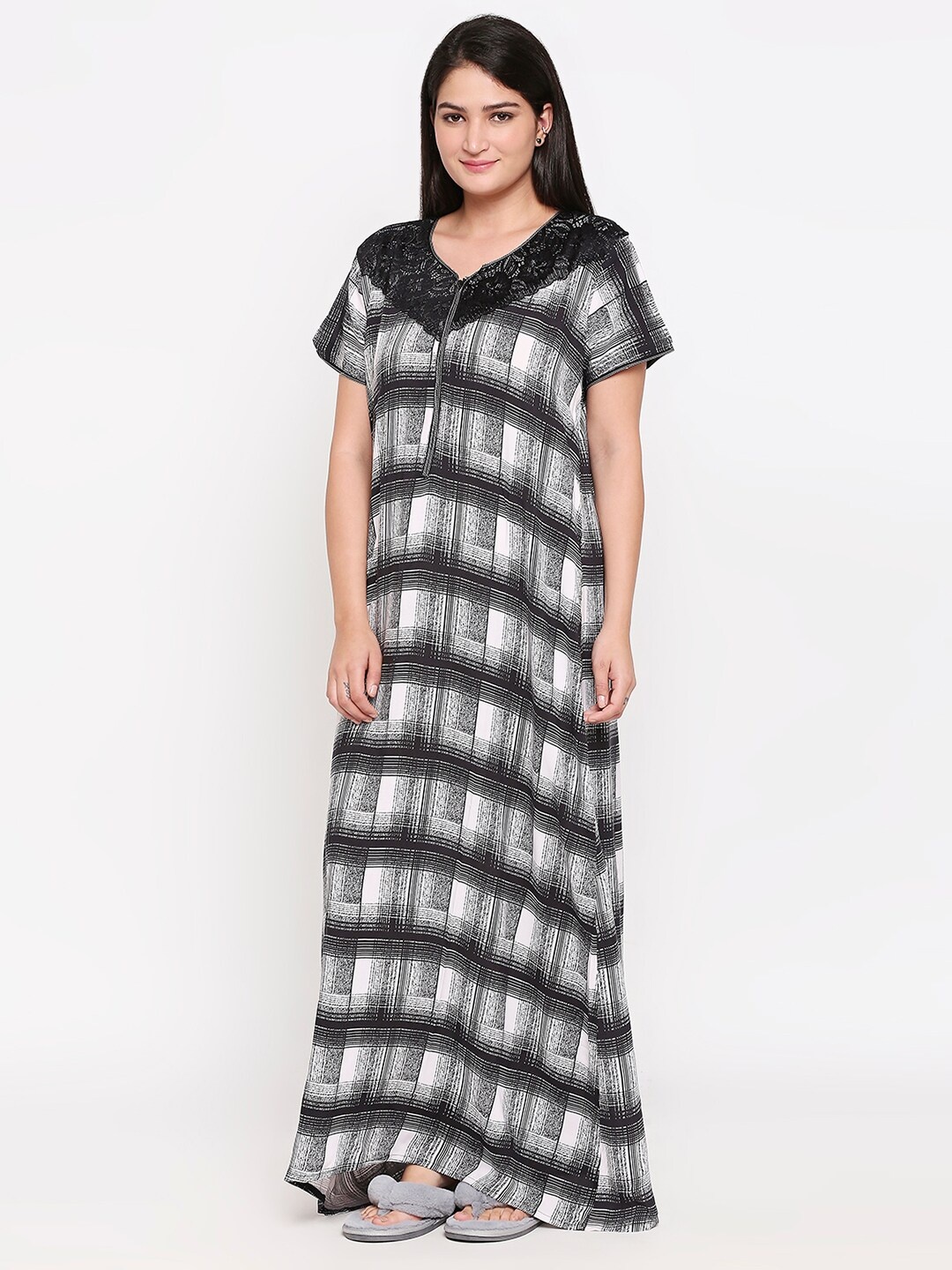 

XIN White & Black Printed Nightdress