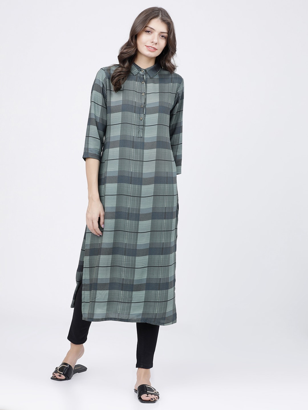 

Vishudh Women Grey Checked Kurta