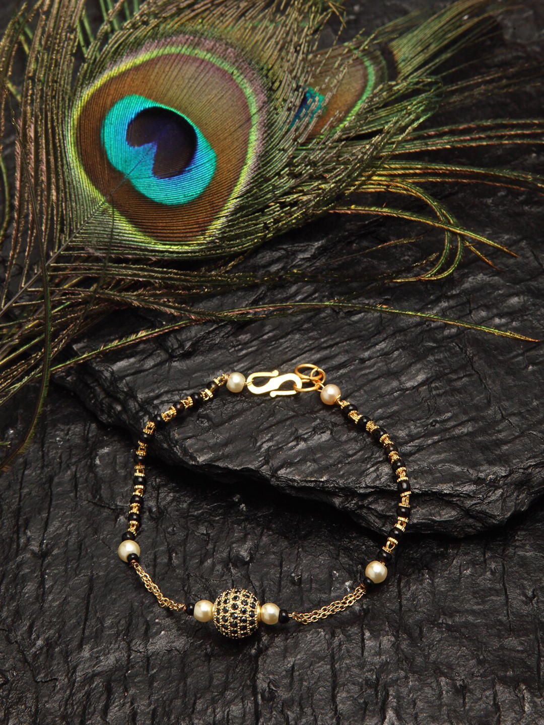 

DUGRISTYLE Black Gold-Plated Charm Bracelet