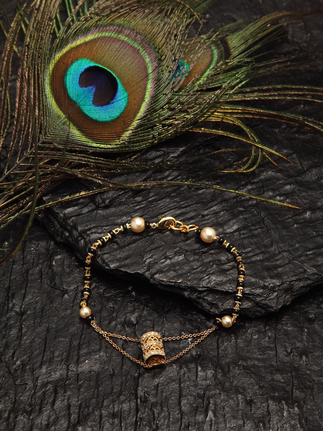 

DUGRISTYLE Gold-Toned Alloy Gold-Plated Antique Charm Bracelet