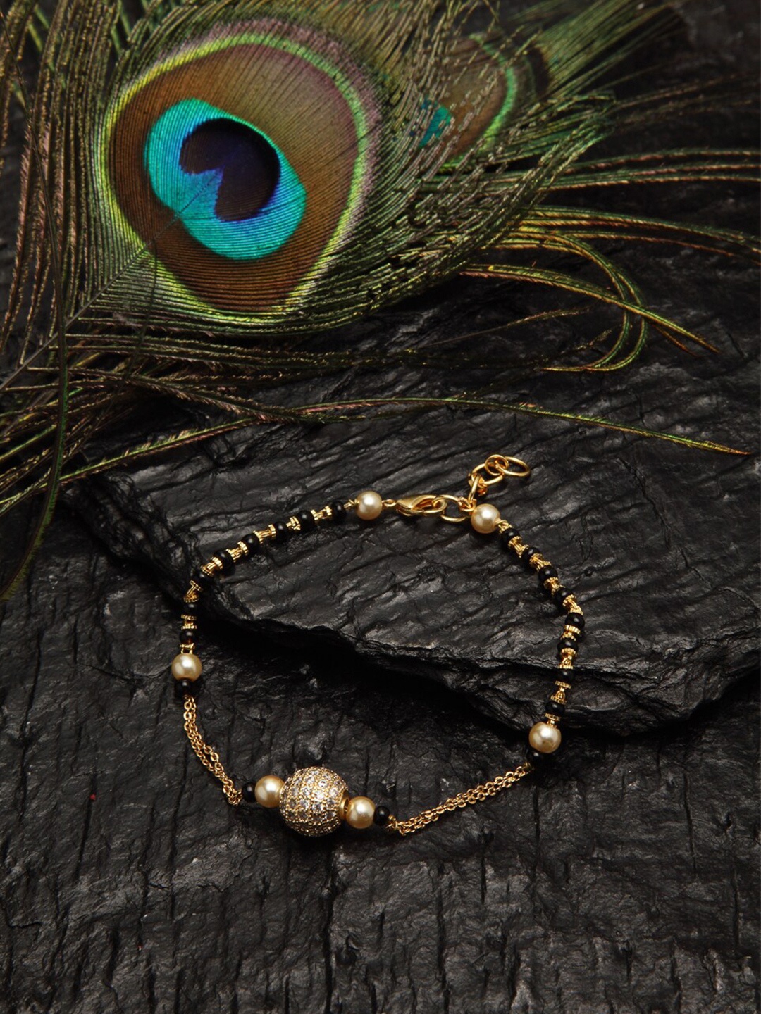 

DUGRISTYLE Gold-Toned Charm Bracelet