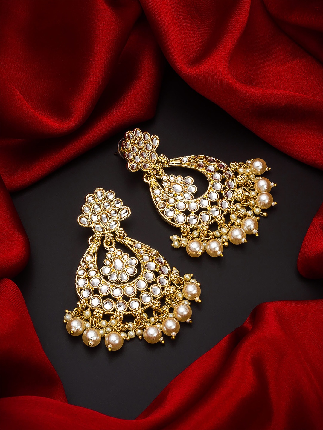 

aadita Gold-Plated & White Crescent Shaped Chandbalis