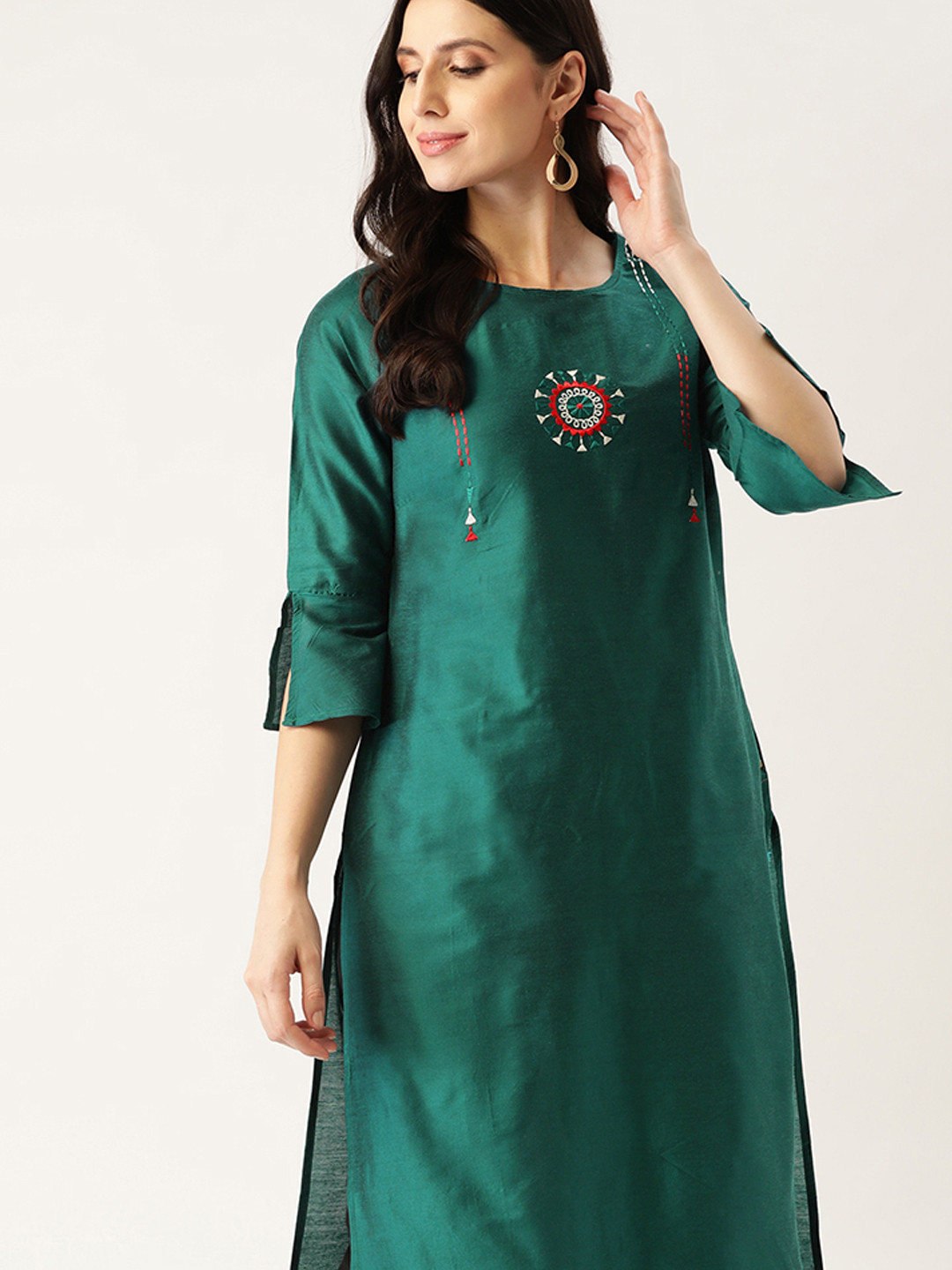 

all about you Women Green Ethnic Motifs Yoke Design Thread Work Straight Kurta