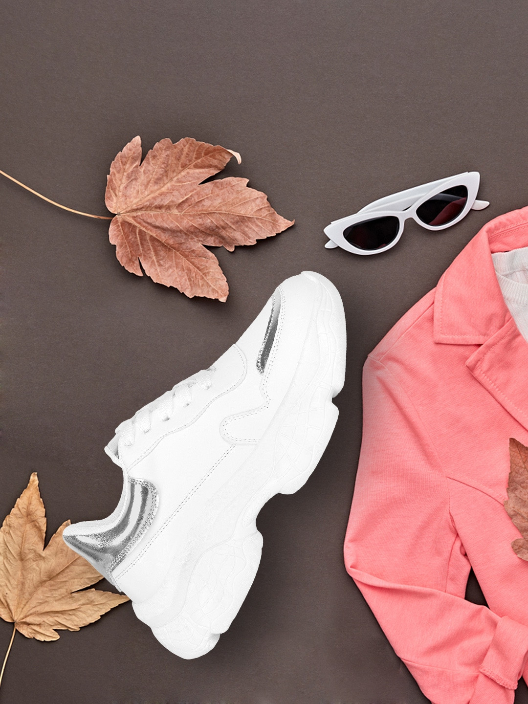 

Bella Toes Women White & Silver Colourblocked Sneakers