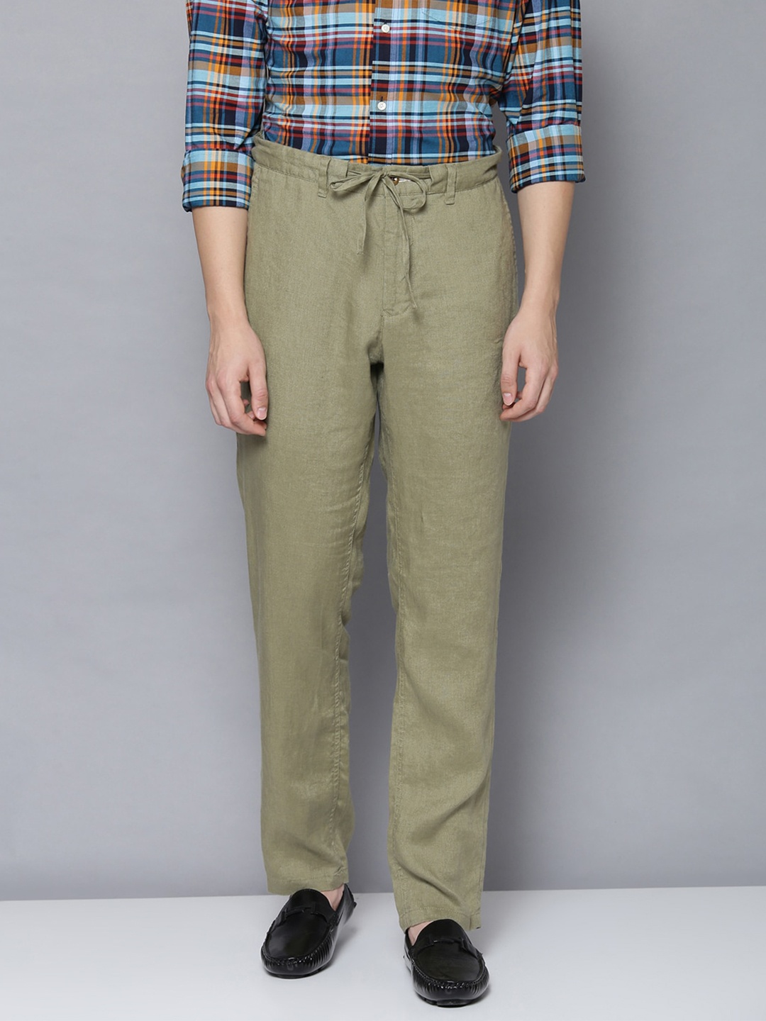 

GANT Men Green Regular Fit Solid Linen Regular Trousers