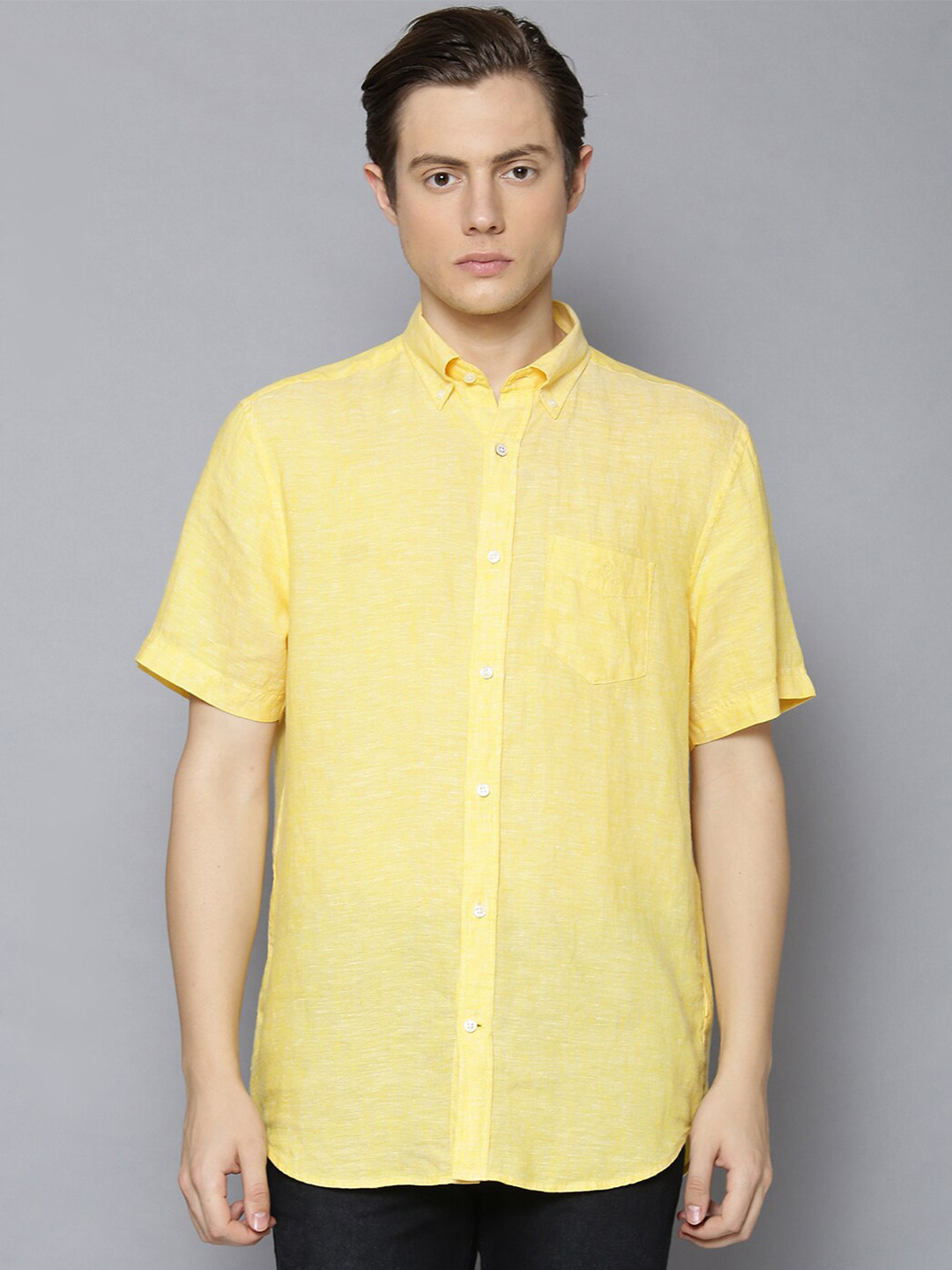 

GANT Men Yellow Regular Fit Solid Casual Shirt