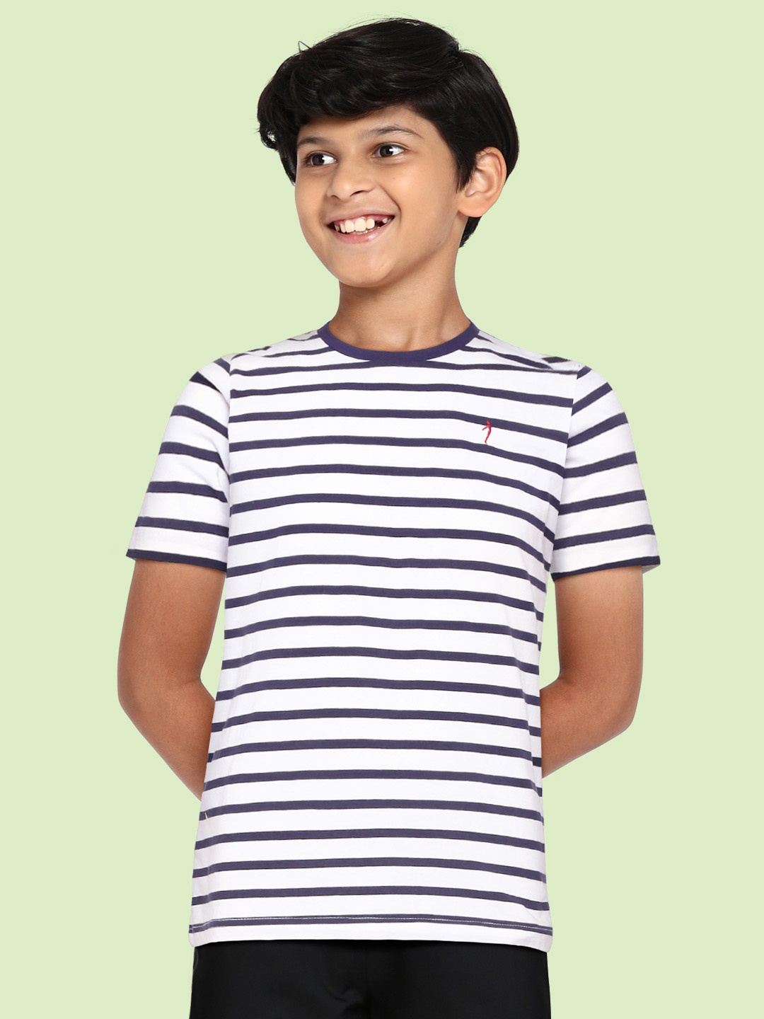 

Indian Terrain Boys White & Navy Blue Striped Pure Cotton T-shirt