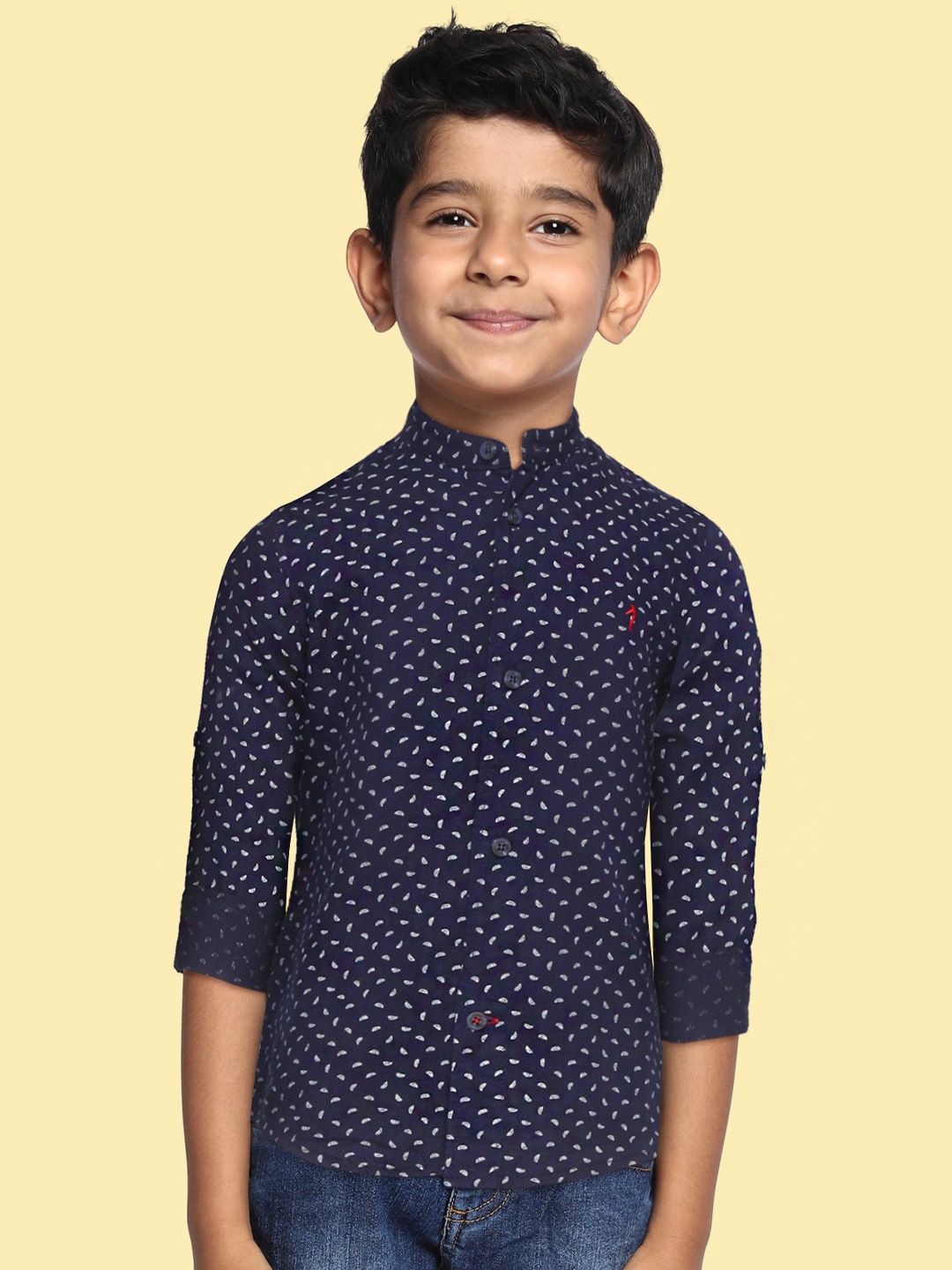 

Indian Terrain Boys Navy Blue & White Printed Pure Cotton Casual Shirt