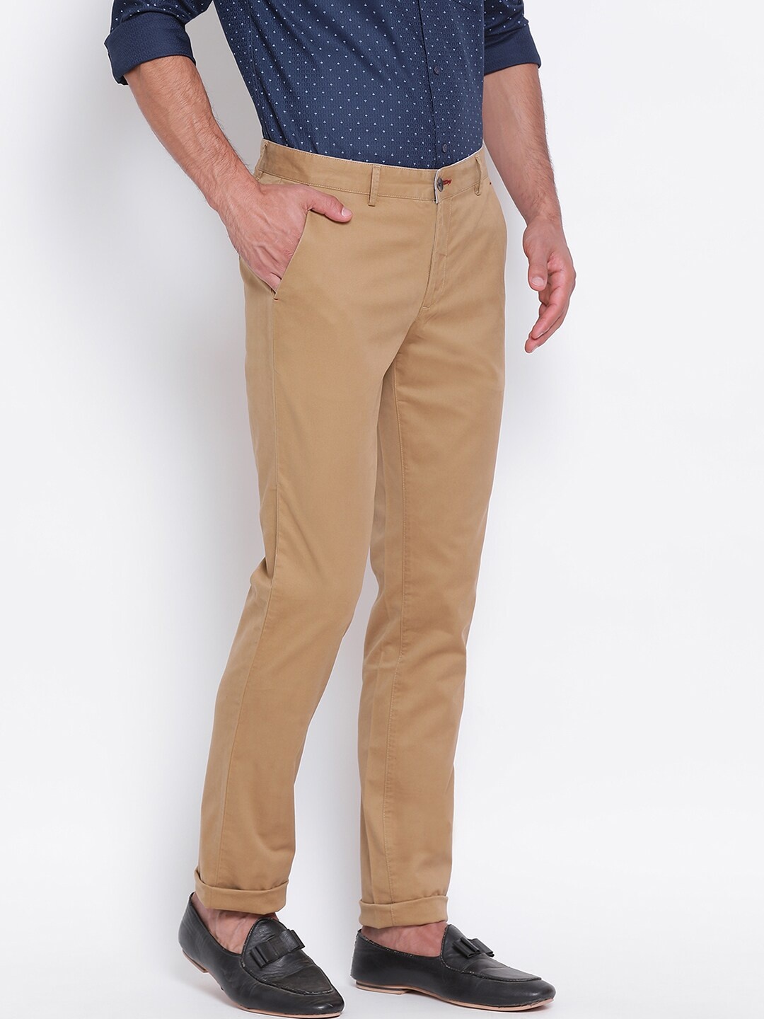 

Turtle Men Khaki Slim Fit Solid Chinos