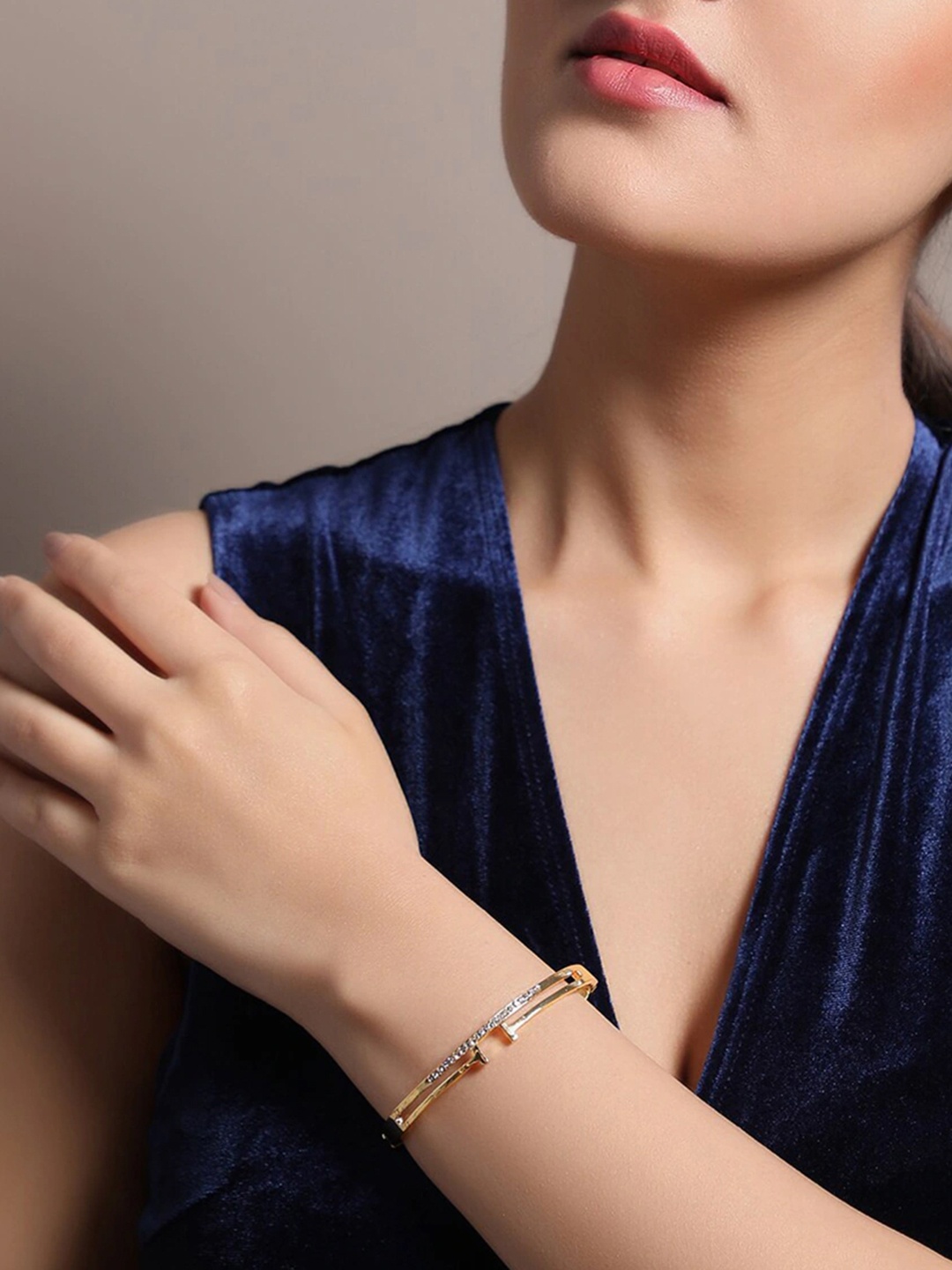

TOKYO TALKIES X rubans FASHION ACCESSORIES Gold Plated Alloy Handcrafted Bracelet