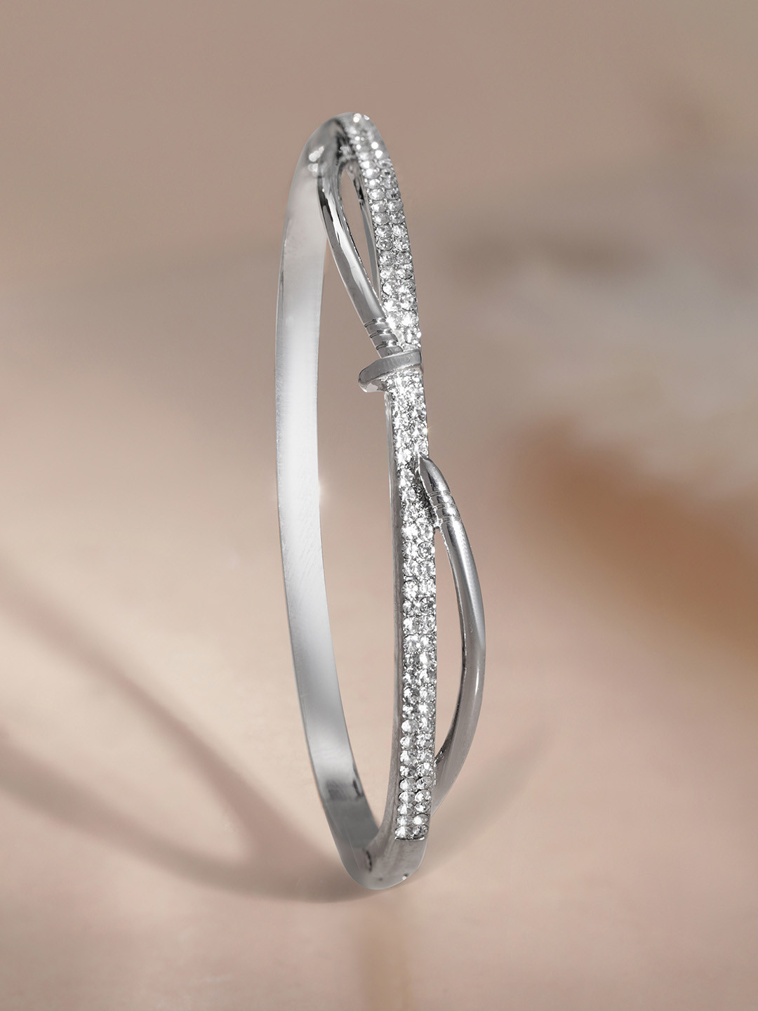 

TOKYO TALKIES X rubans FASHION ACCESSORIES Silver-Toned Handcrafted Bangle-Style Bracelet