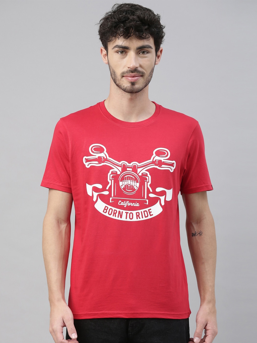 

Bushirt Men Red Printed Round Neck T-shirt