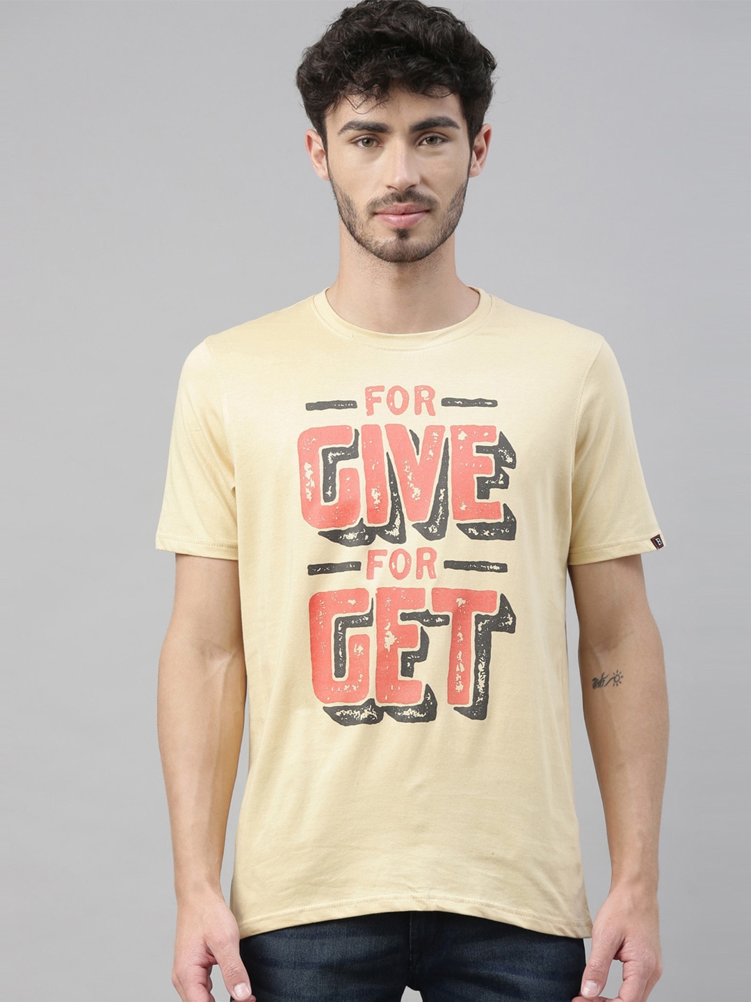 

Bushirt Men Beige Printed Round Neck T-shirt