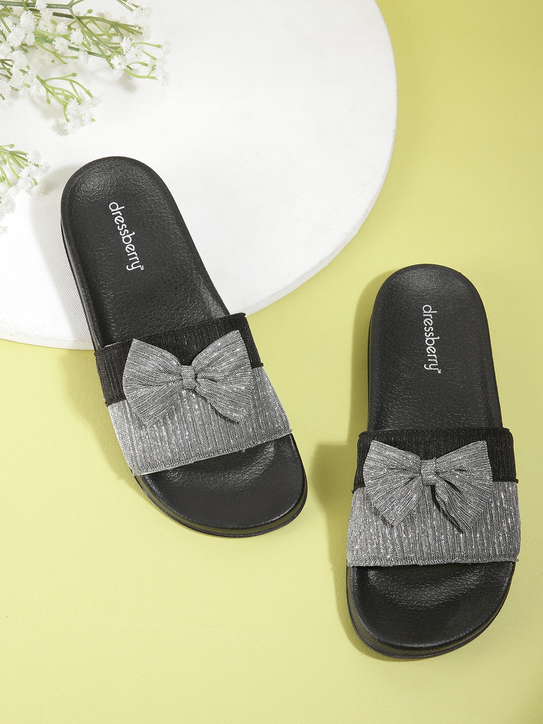 

DressBerry Women Colourblocked Open Toe Flats with Bow Detail, Black