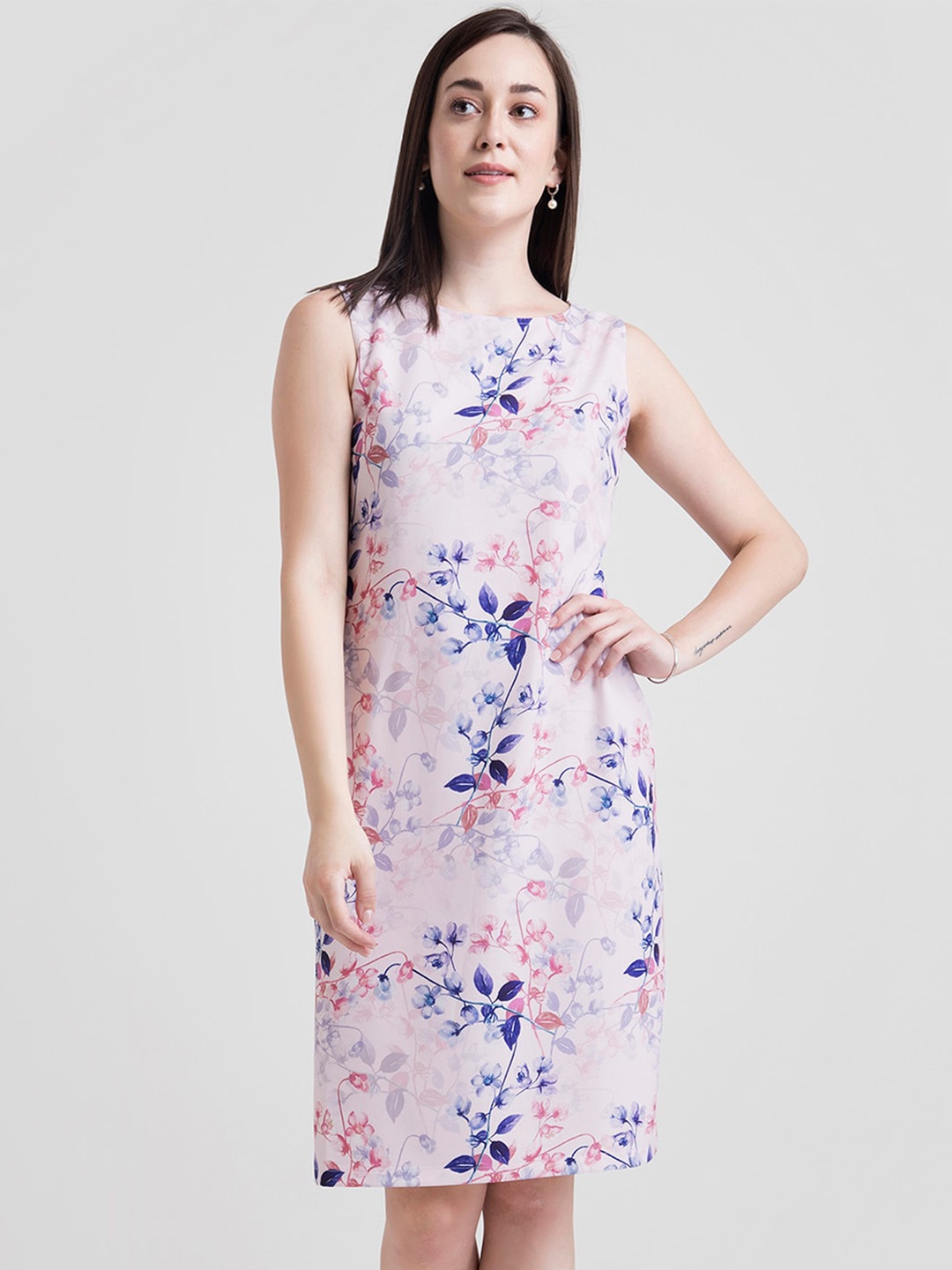 

FableStreet Women Pink & Blue Floral Printed Sheath Dress