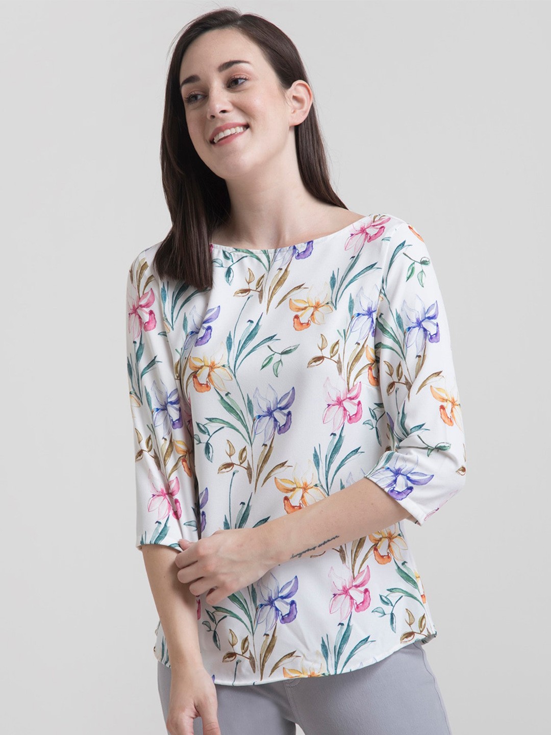 

FableStreet White & Blue Floral Printed Regular Top