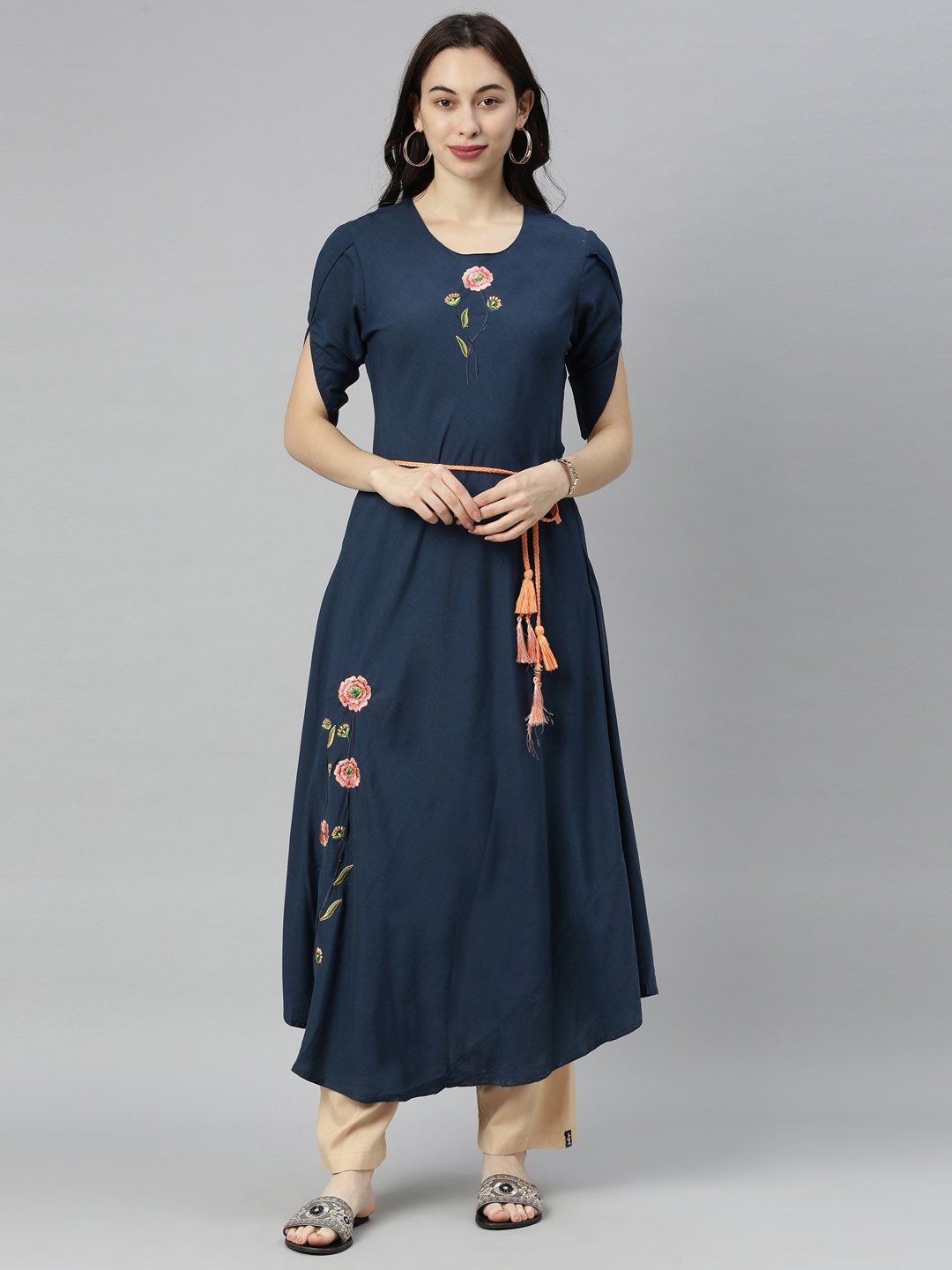

Neerus Women Navy Blue Thread Work Anarkali Kurta