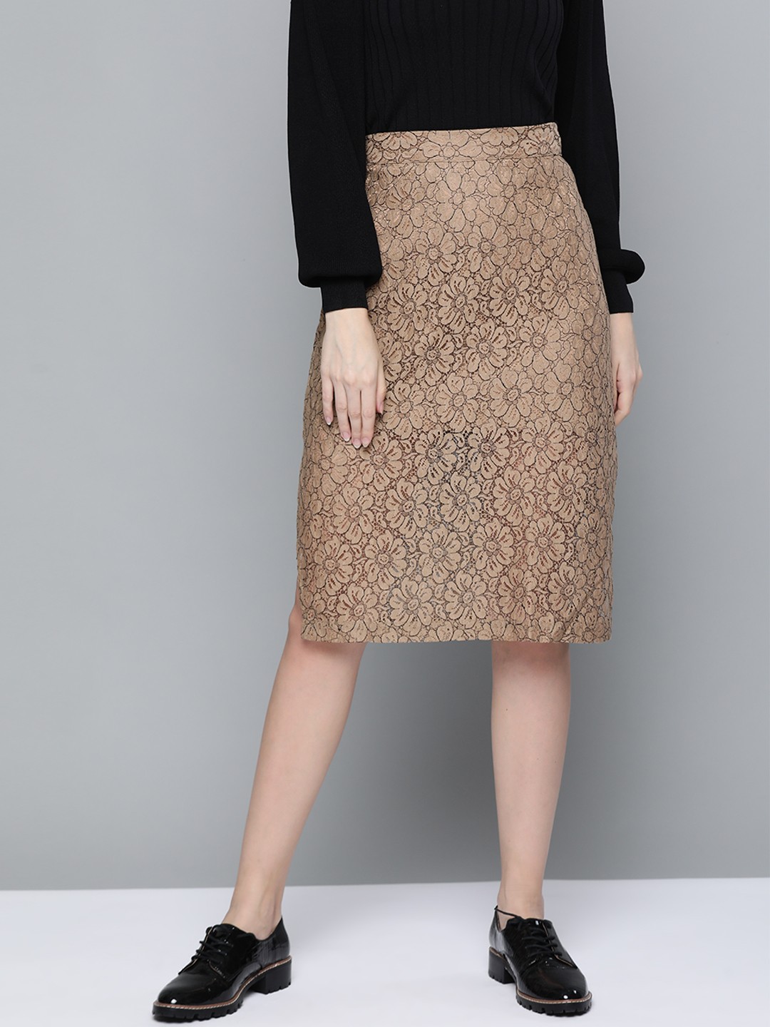 

SASSAFRAS Women Brown & Black Floral Lace Design A-Line Skirt with Side Slit