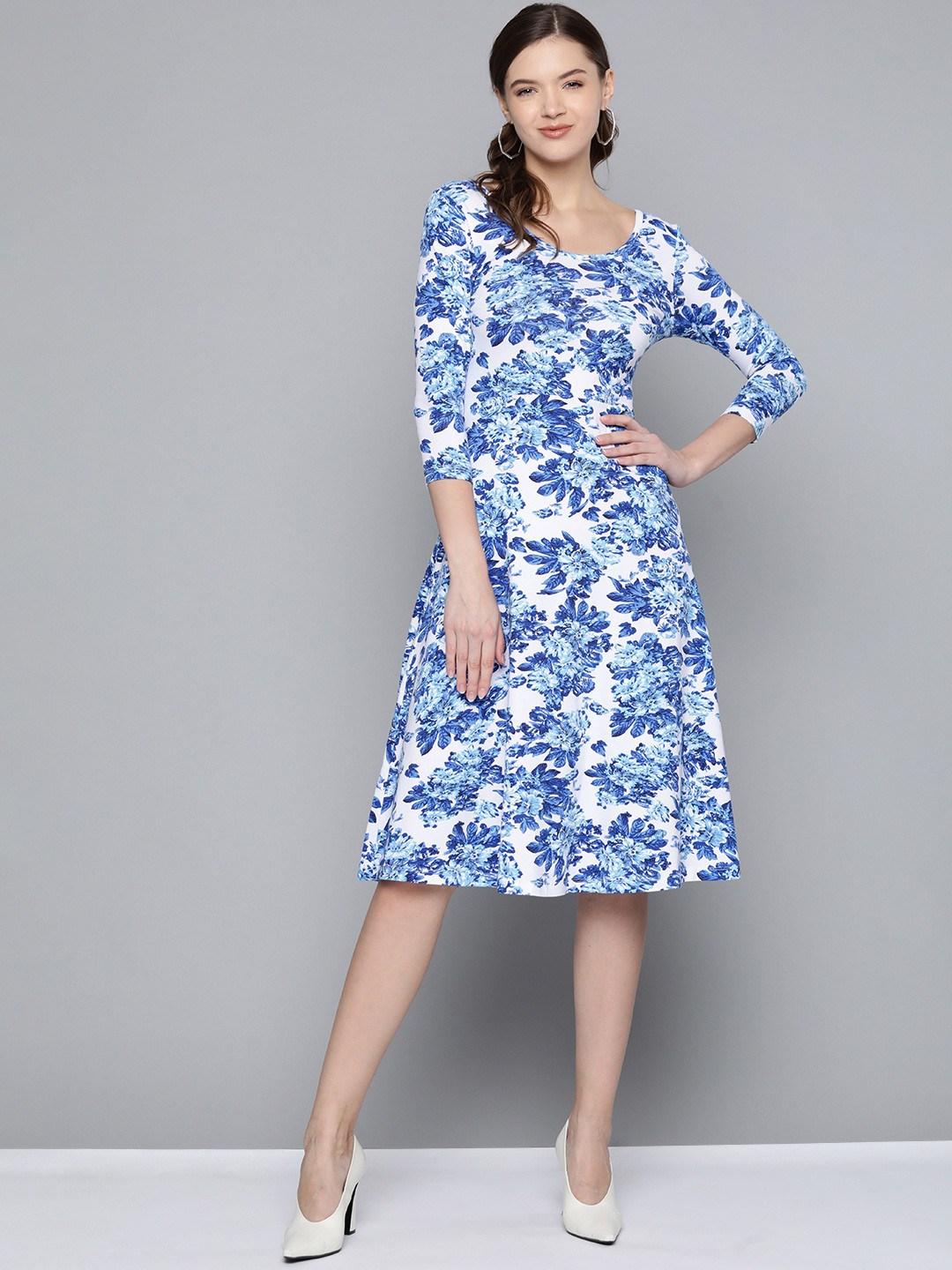 

SASSAFRAS Women Blue & White Floral Midi A-Line Dress