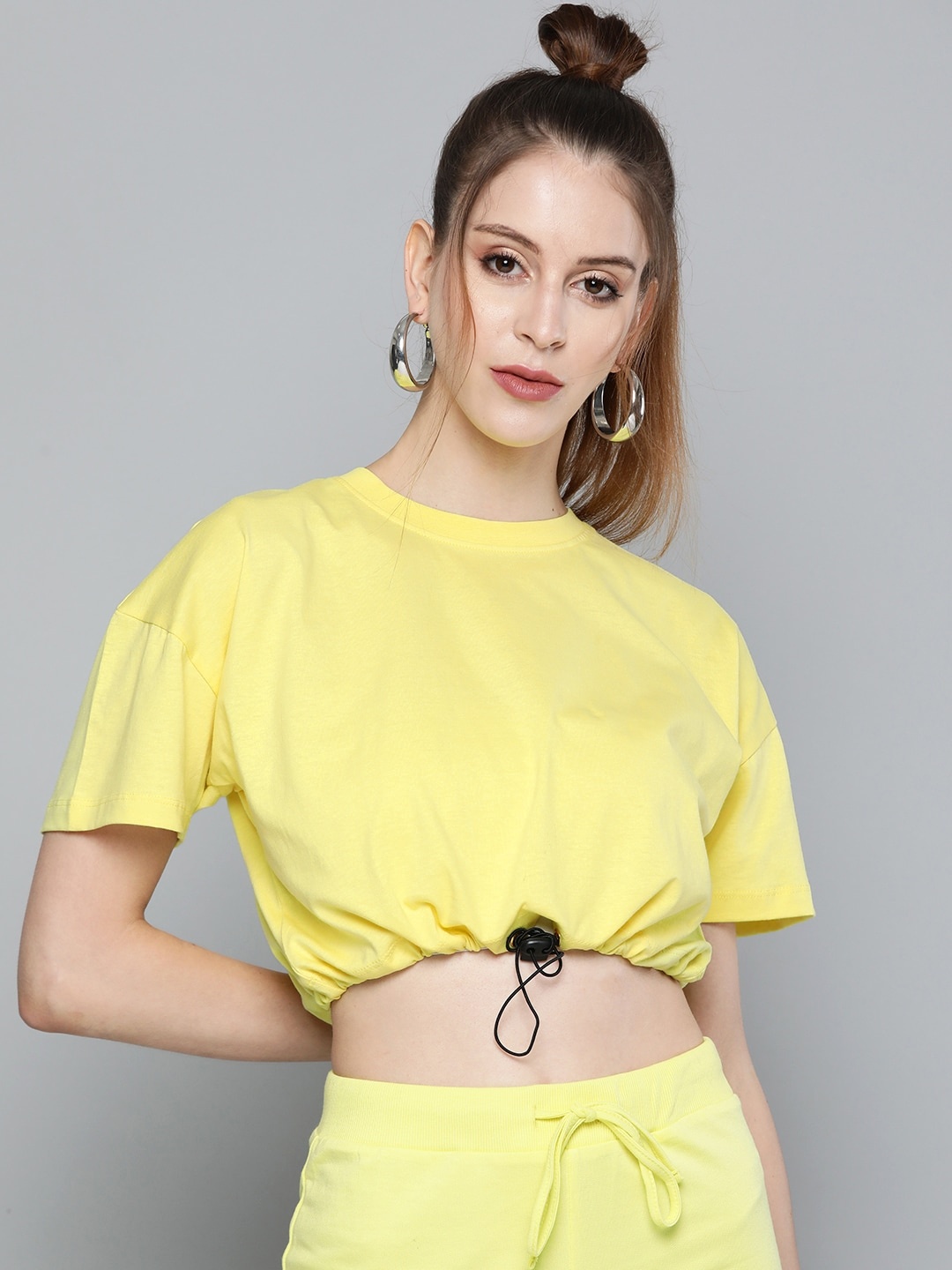 

SASSAFRAS Yellow Solid Pure Cotton Drop-Shoulder Sleeves Blouson Crop Top