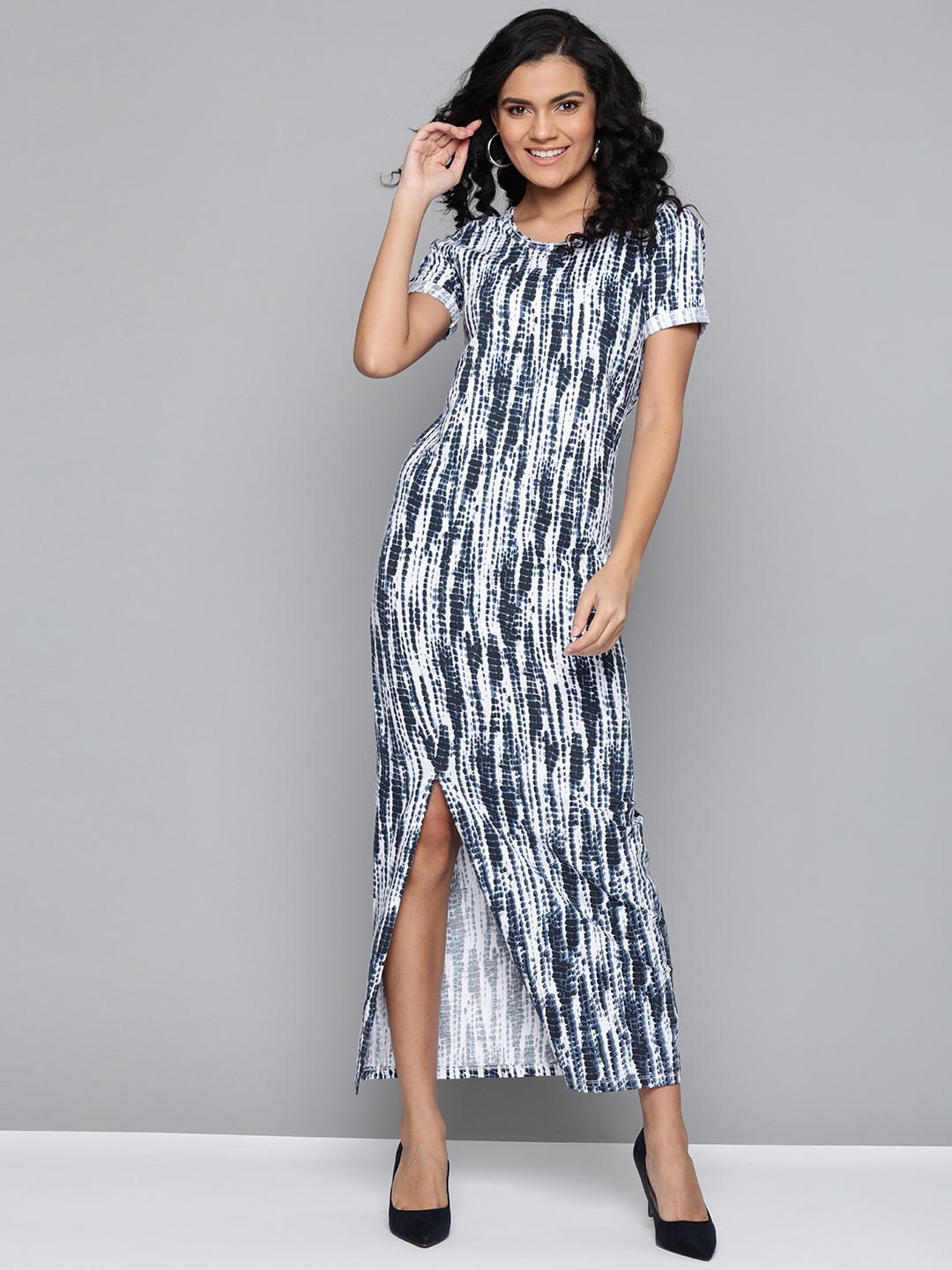 

SASSAFRAS Blue & White Tie and Dye Dyed Maxi Dress