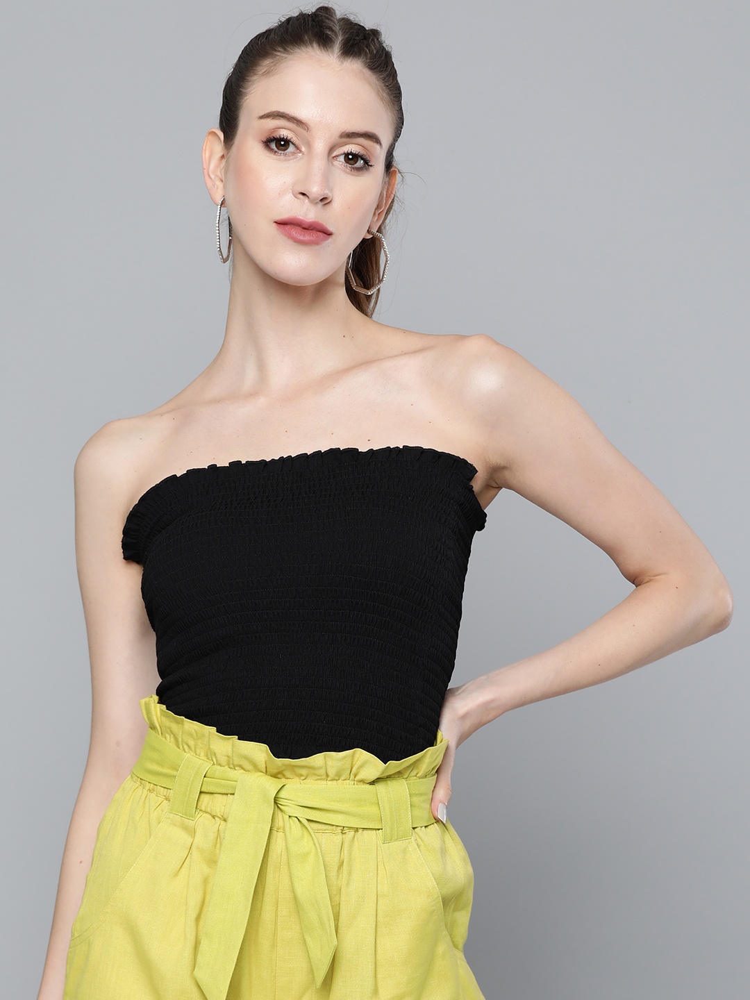 

SASSAFRAS Black Off-Shoulder Solid Smocked Tube Crop Top