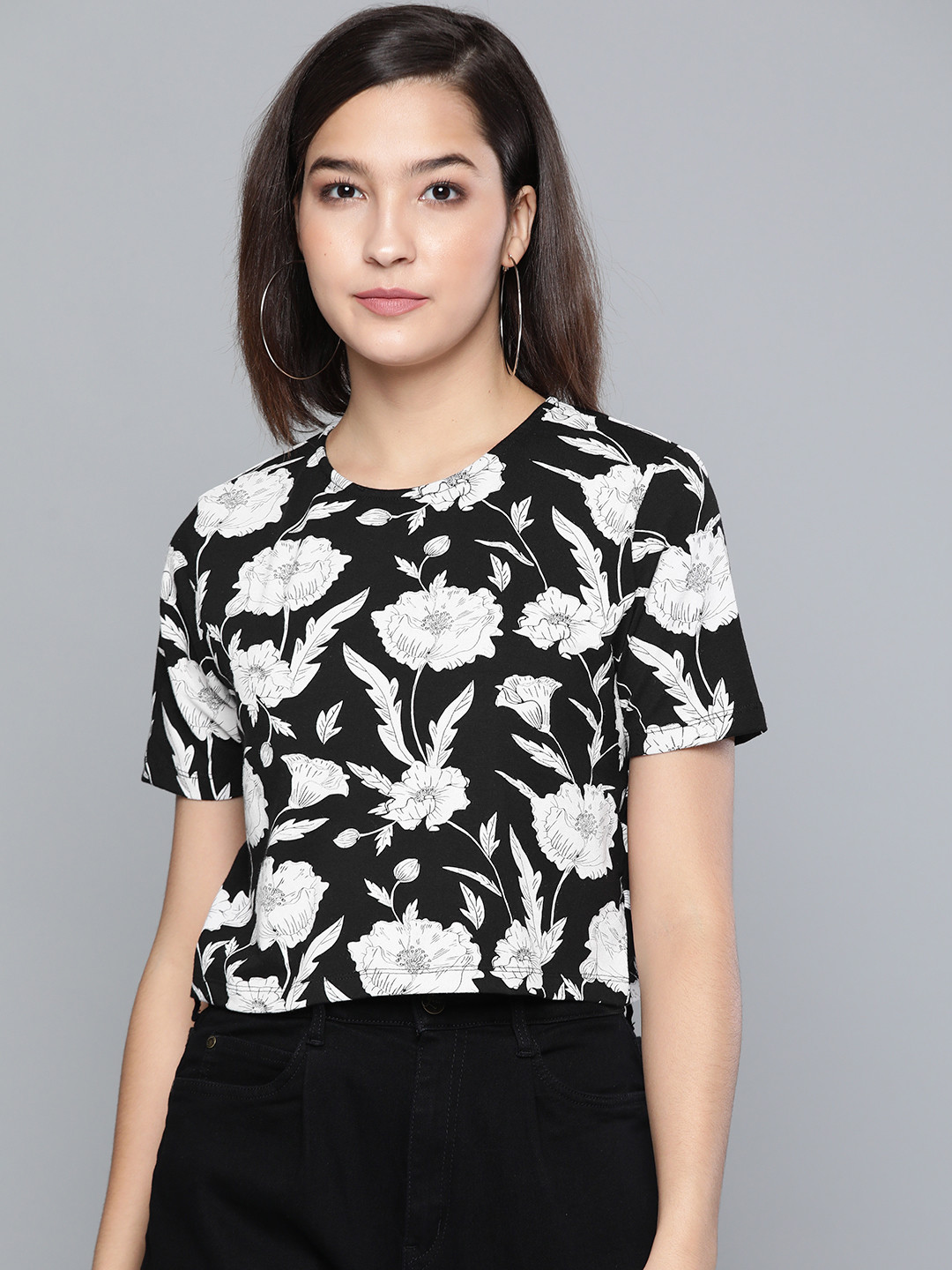 

SASSAFRAS Women Black & White Floral Printed Boxy T-shirt