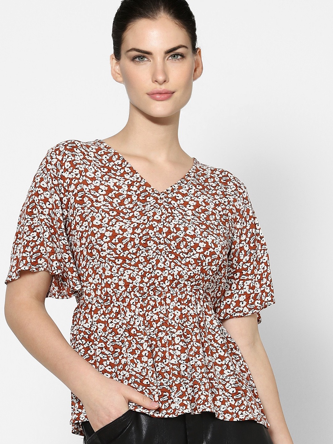 

ONLY Women Maroon & White Floral Peplum Top