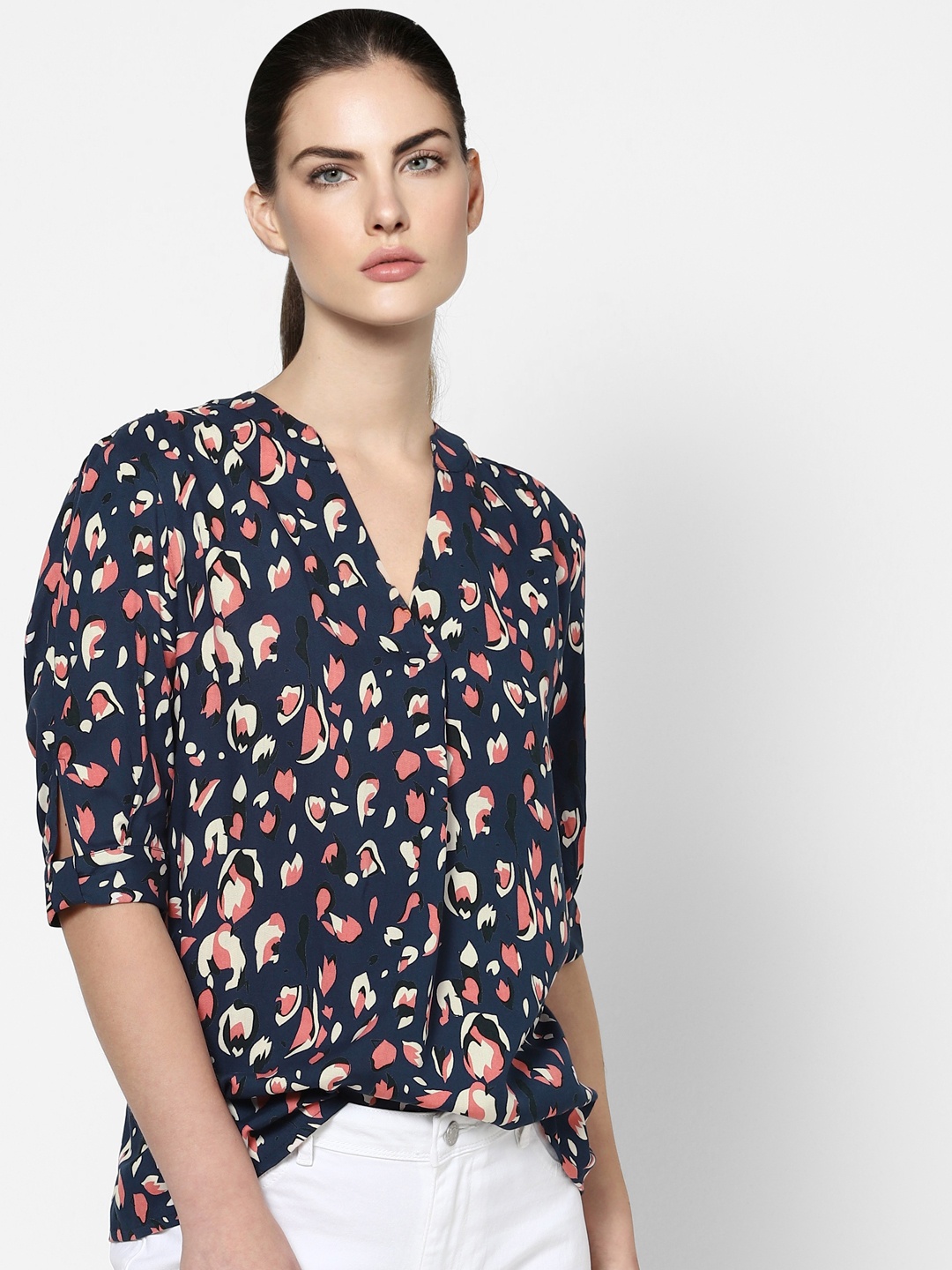 

ONLY Blue & Pink Geometric Printed Regular Top