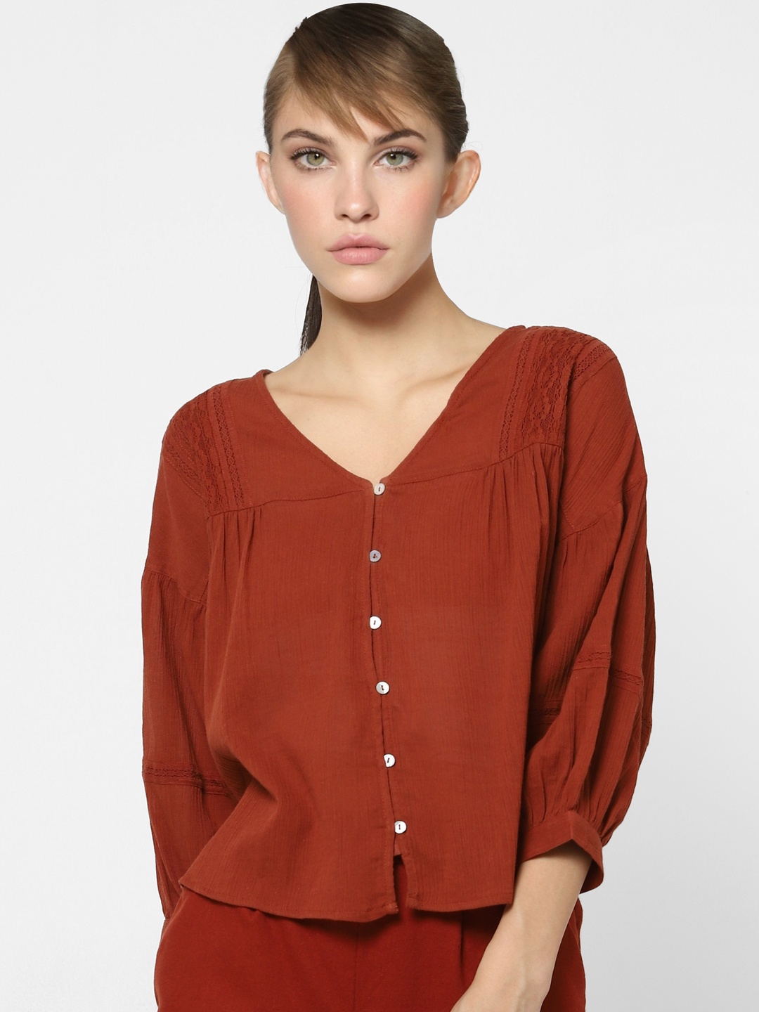 

ONLY Women Maroon Solid V-Neck Regular Top, Red