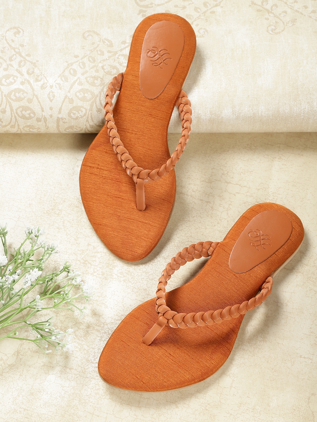 

House of Pataudi Women Tan Brown Braided Handcrafted Open Toe Flats with Pouch