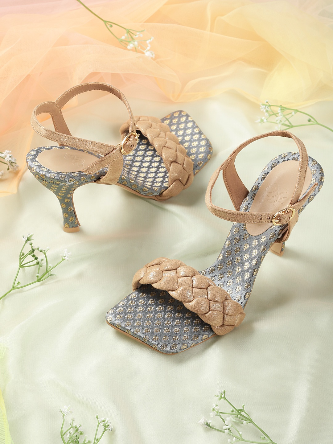 

House of Pataudi Women Gold-Toned Braided Handcrafted Slim Heels with Pouch