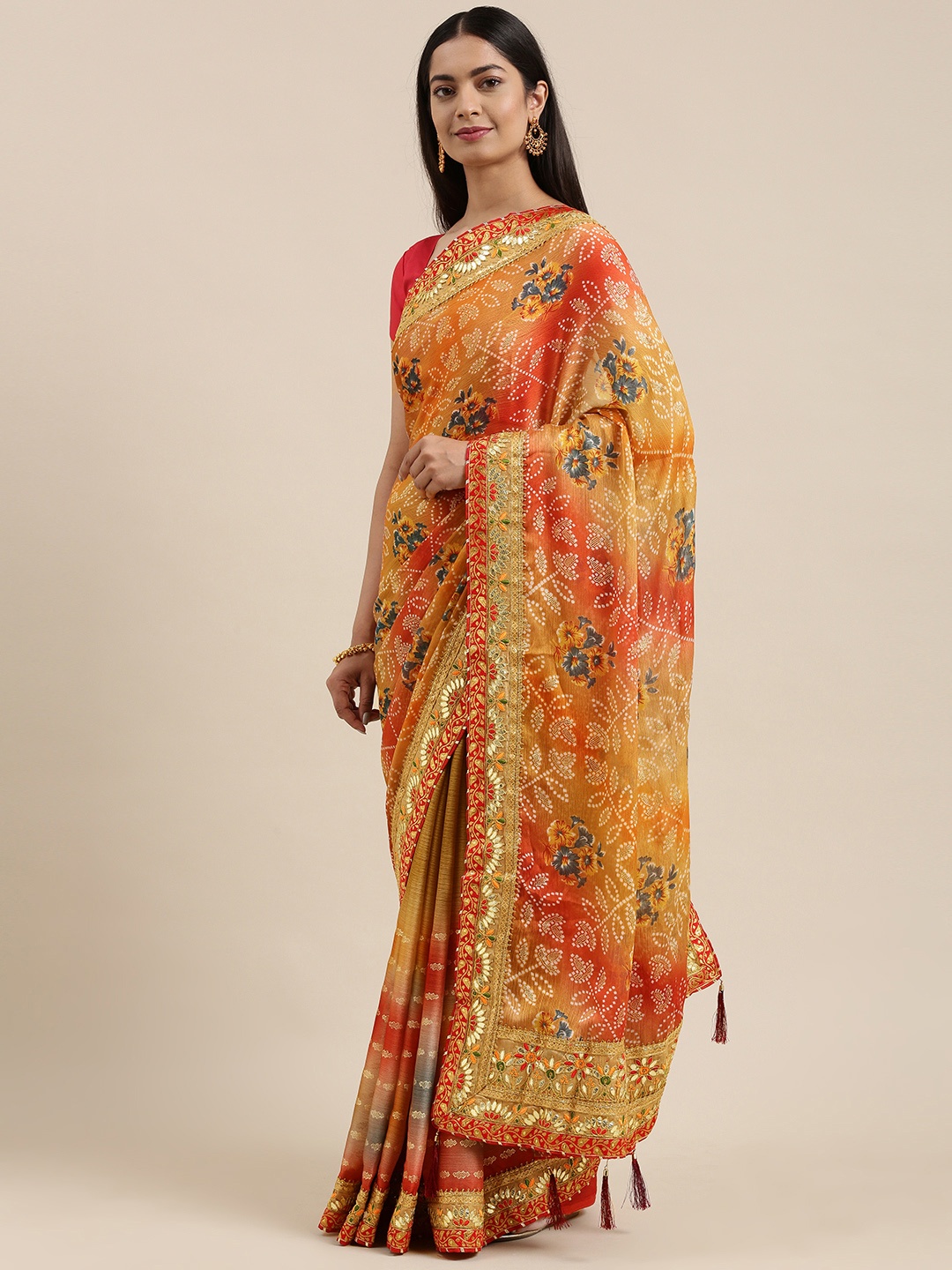 

VASTRANAND Peach-Coloured & Red Bandhani Gotta Patti Bandhani Saree