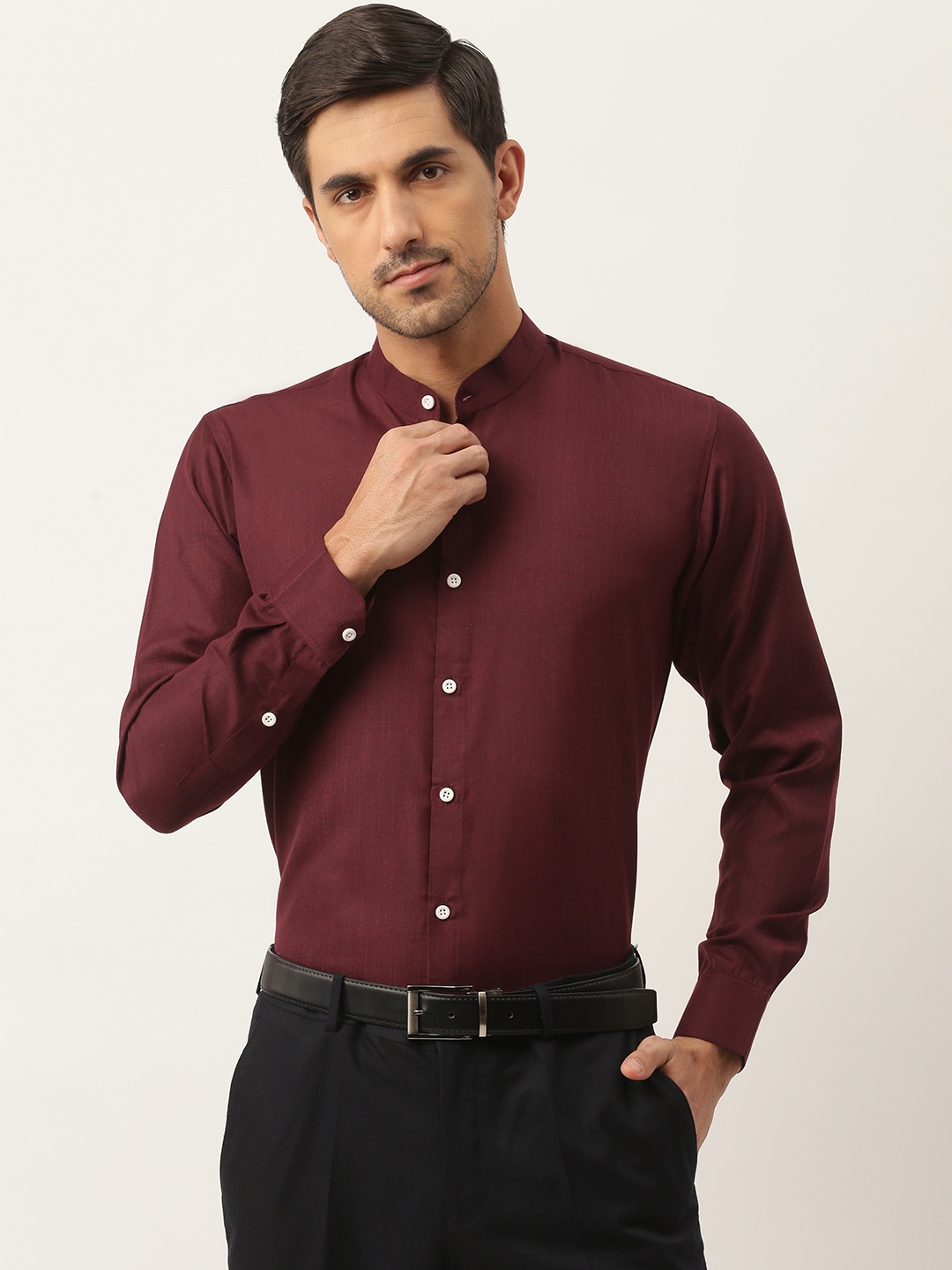 

SOJANYA Men Maroon Classic Regular Fit Cotton Linen Semi Formal Shirt