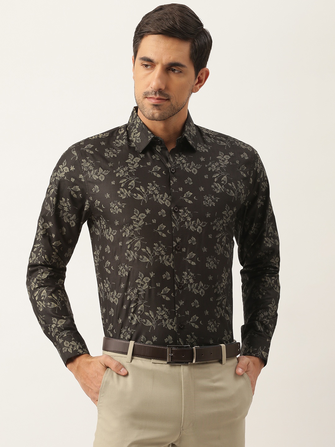 

SOJANYA Men Black & Olive Green Classic Regular Fit Printed Cotton Formal Shirt