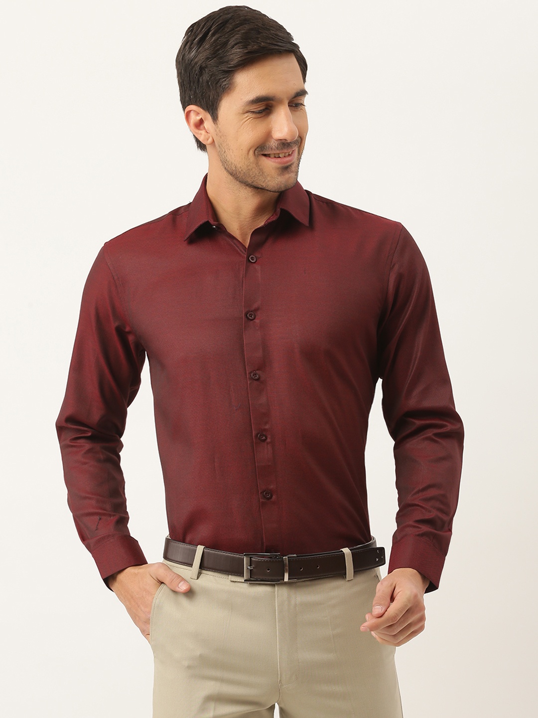 

SOJANYA Men Burgundy Solid Pure Cotton Classic Formal Shirt