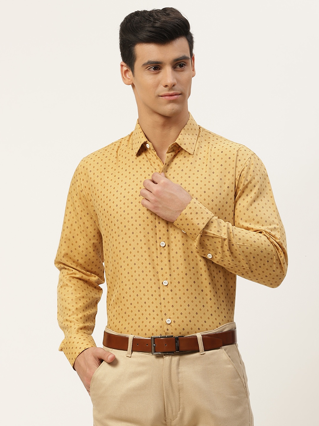 

SOJANYA Men Mustard Yellow & Maroon Pure Cotton Classic Floral Printed Formal Shirt