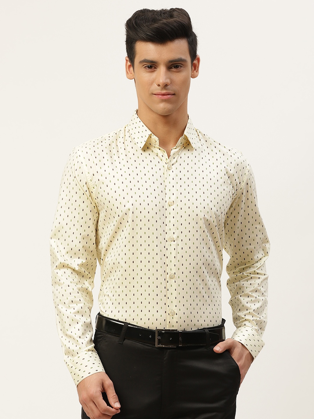 

SOJANYA Men Cream-Coloured & Green Classic Printed Formal Shirt