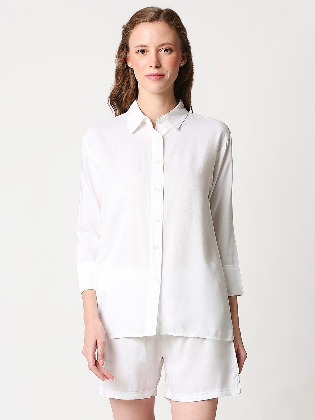 

Bewakoof Women White Solid Night Suit
