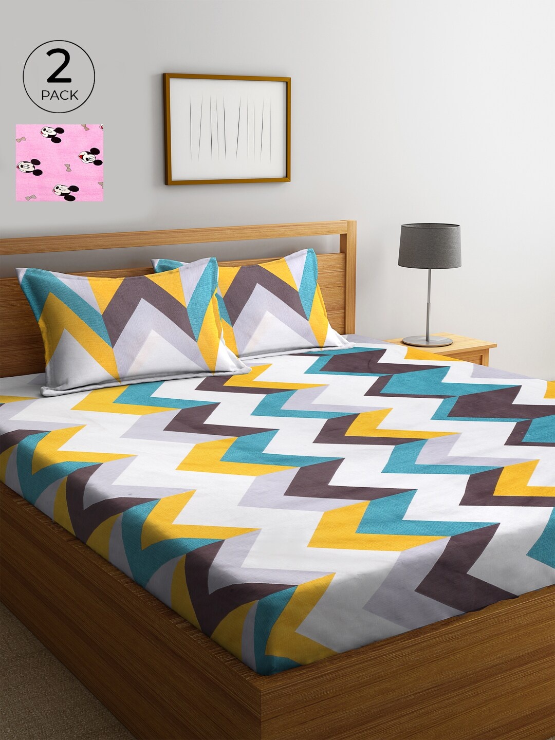 

KLOTTHE White & Pink Geometric 210 TC Cotton 2 King Bedsheet with 4 Pillow Covers