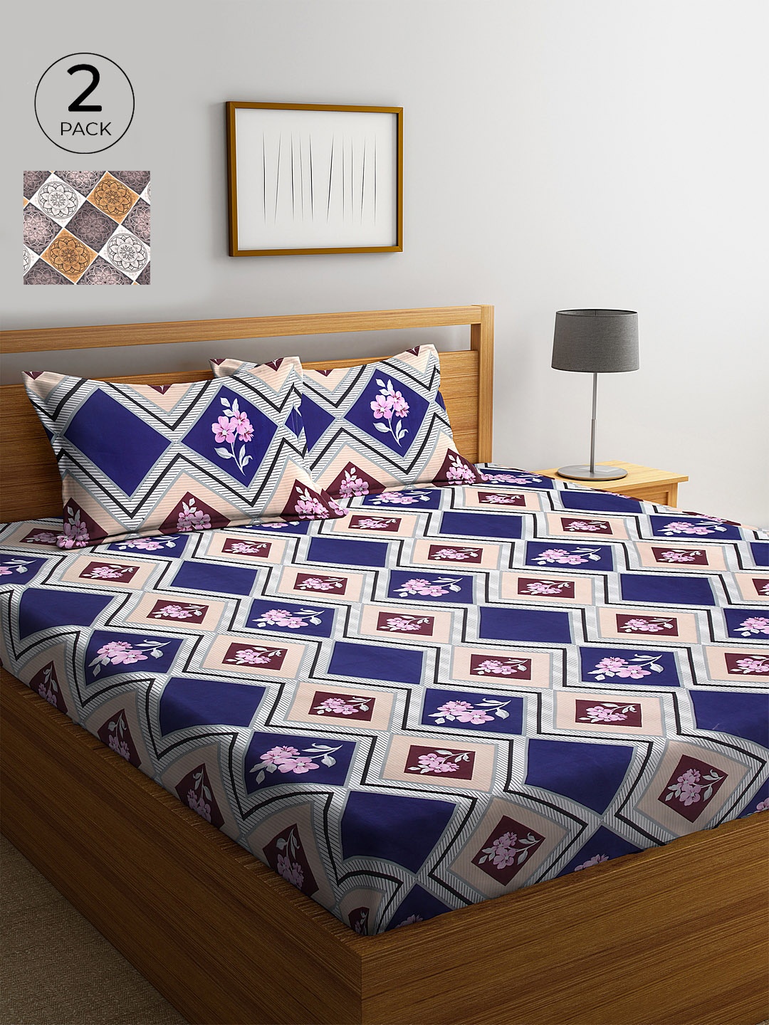 

KLOTTHE White & Blue Geometric 210 TC 2 King Bedsheet with 4 Pillow Covers