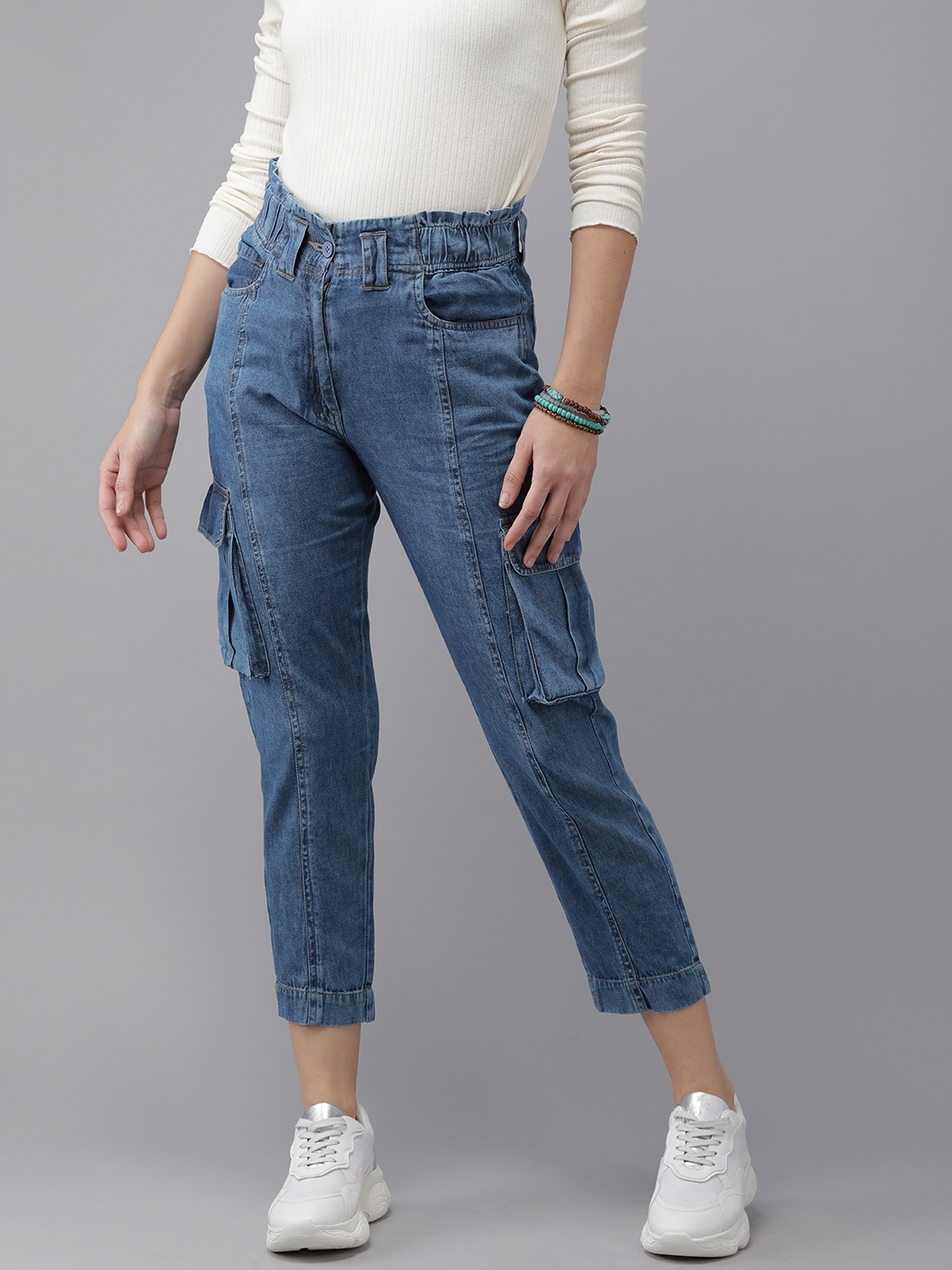 

Roadster Women Blue Boyfriend Fit Light Fade Cropped Stretchable Cargo Jeans