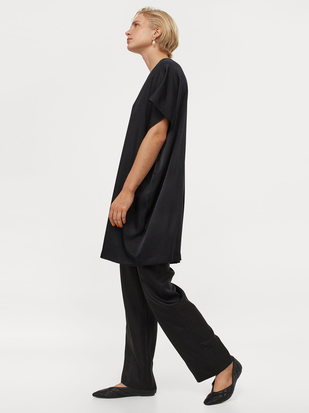 

H&M Women Black Solid Knee-Length Dress