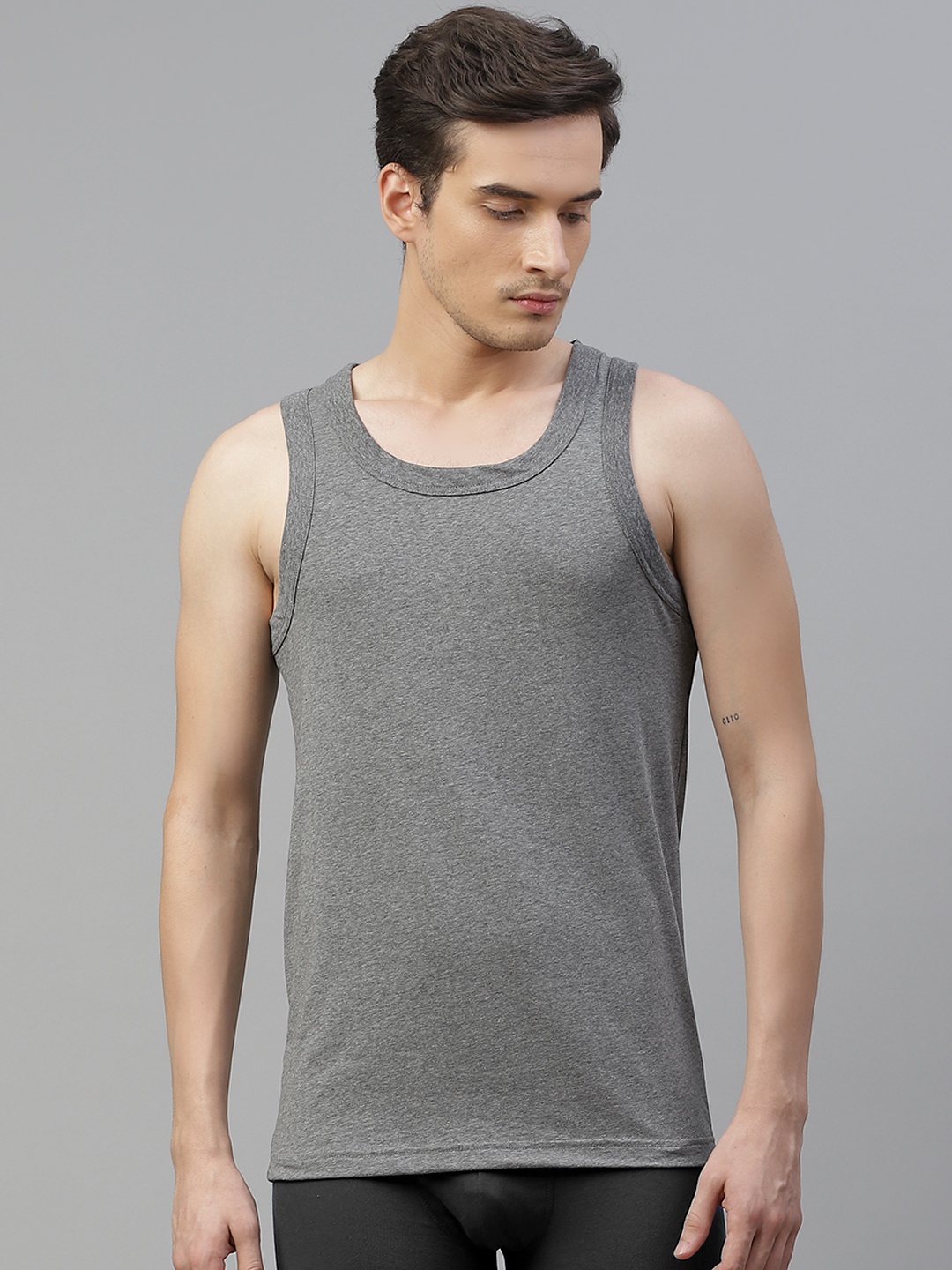 

HRX By Hrithik Roshan Men Soild Melange Lifestyle Innerwear Vest, Charcoal