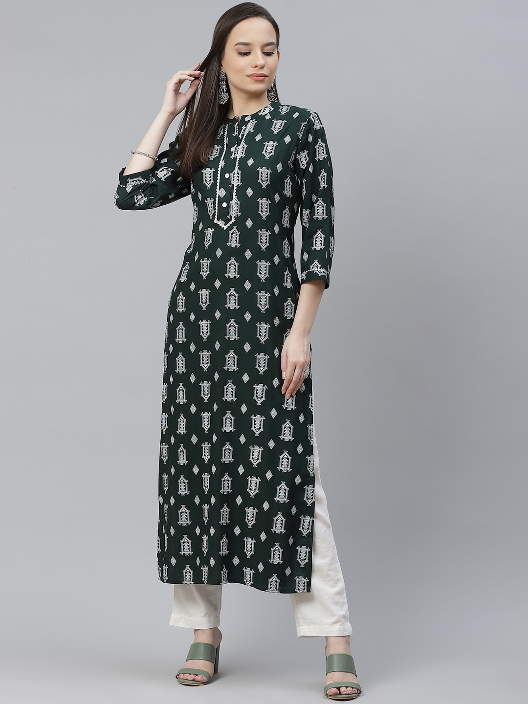 

mokshi Women Green & White Ethnic Motifs Printed Gotta Patti Straight Kurta