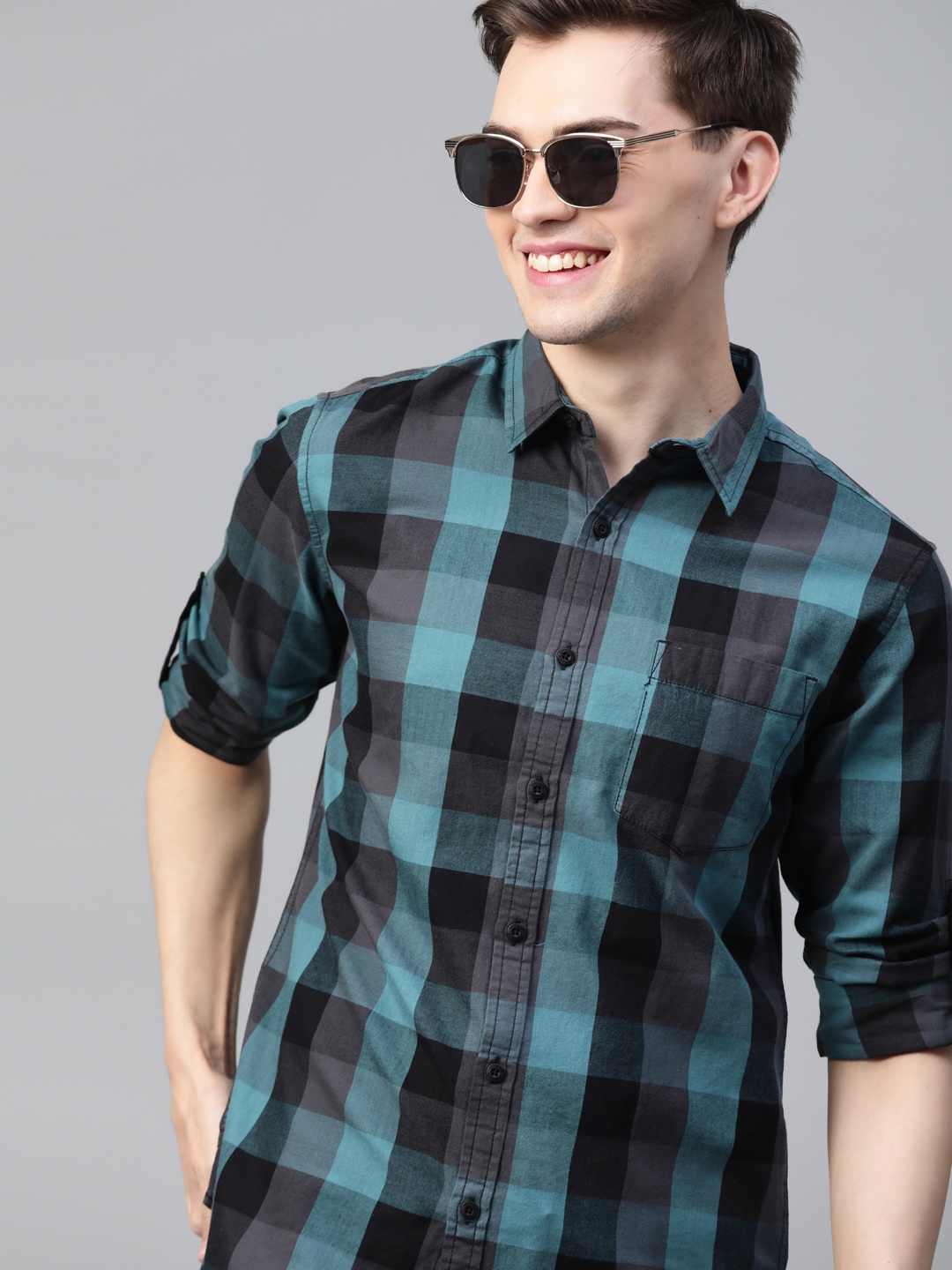 

HERE&NOW Men Black & Blue Slim Fit Pure Cotton Buffalo Checked Casual Shirt