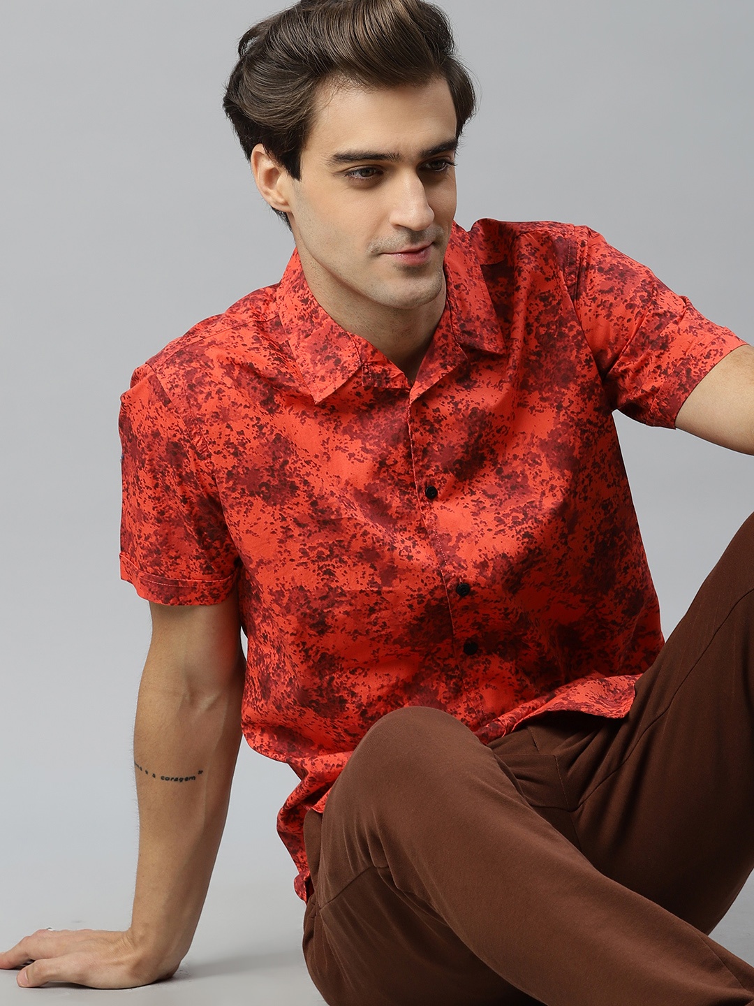 

HERE&NOW Men Red Cotton Slim Fit Printed Casual Shirt