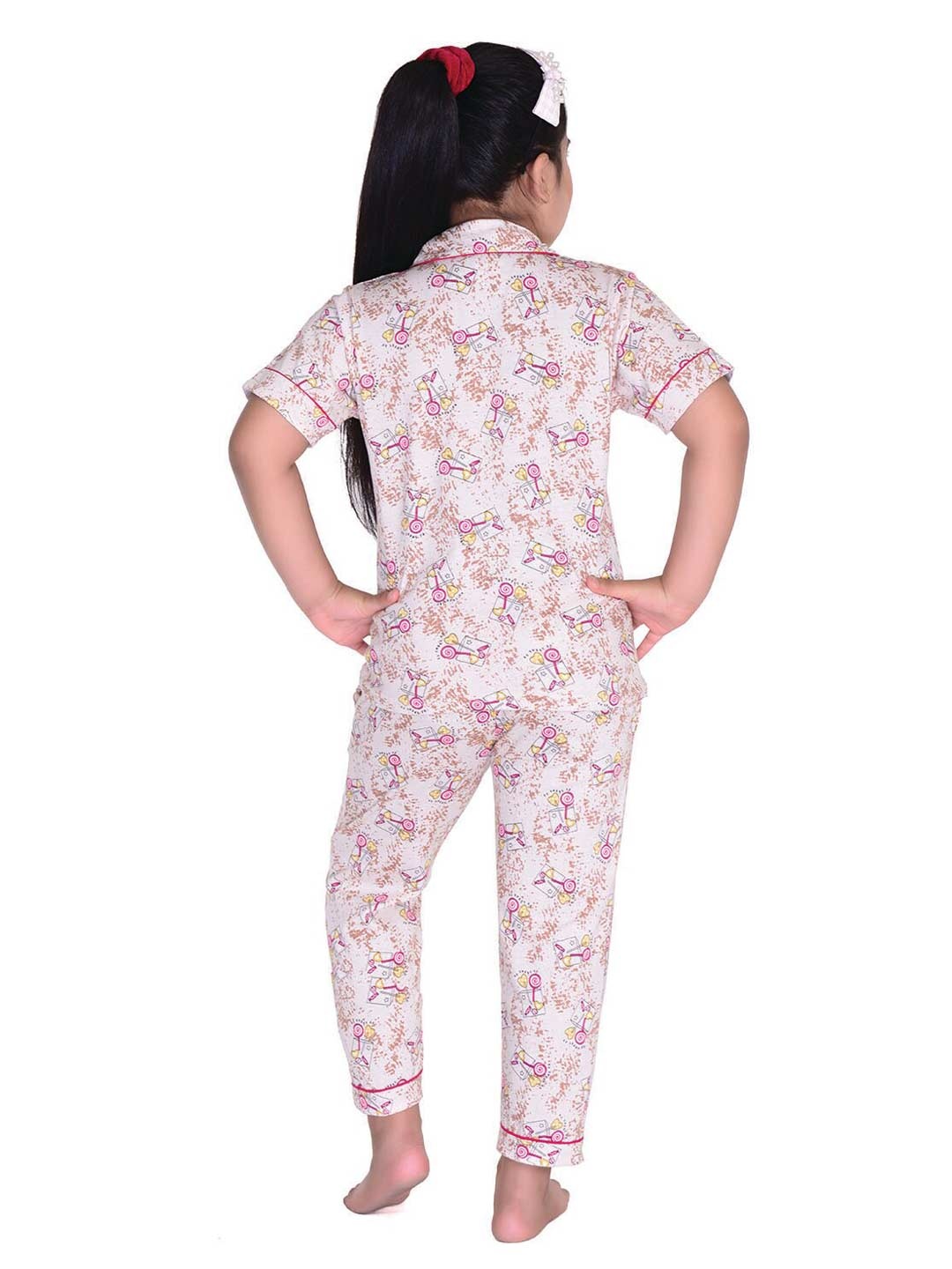 

Zoom Minimondo Unisex Kids Cream-Coloured & Pink Printed Night suit