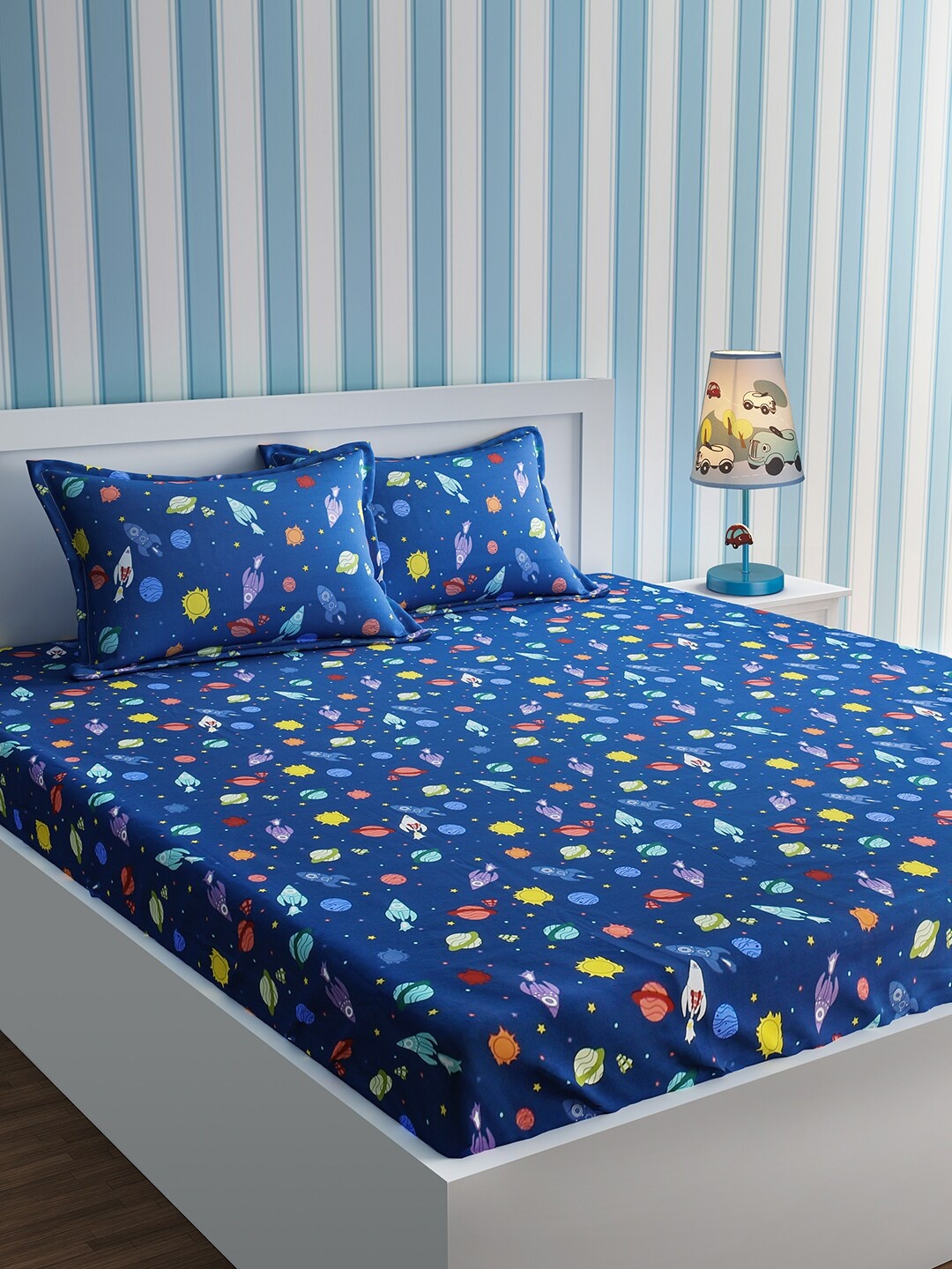

URBAN DREAM Blue & Yellow Conversational 210 TC Cotton 1 Queen Bedsheet with 2 Pillow Covers
