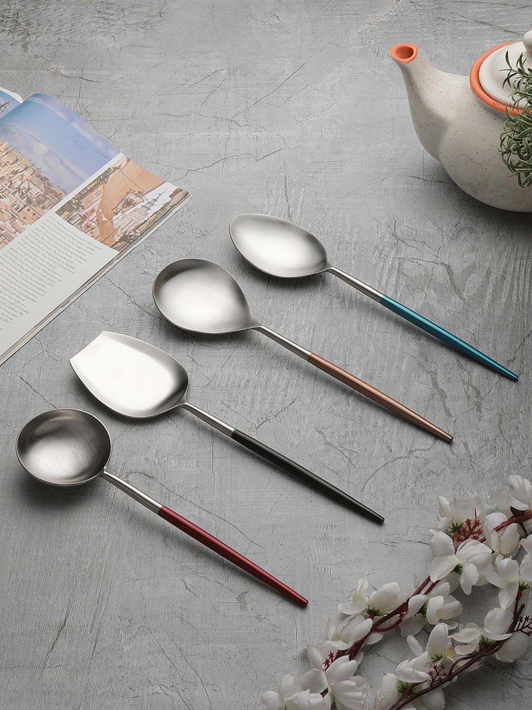 

VarEesha Steel & Black Serving Spoon Set